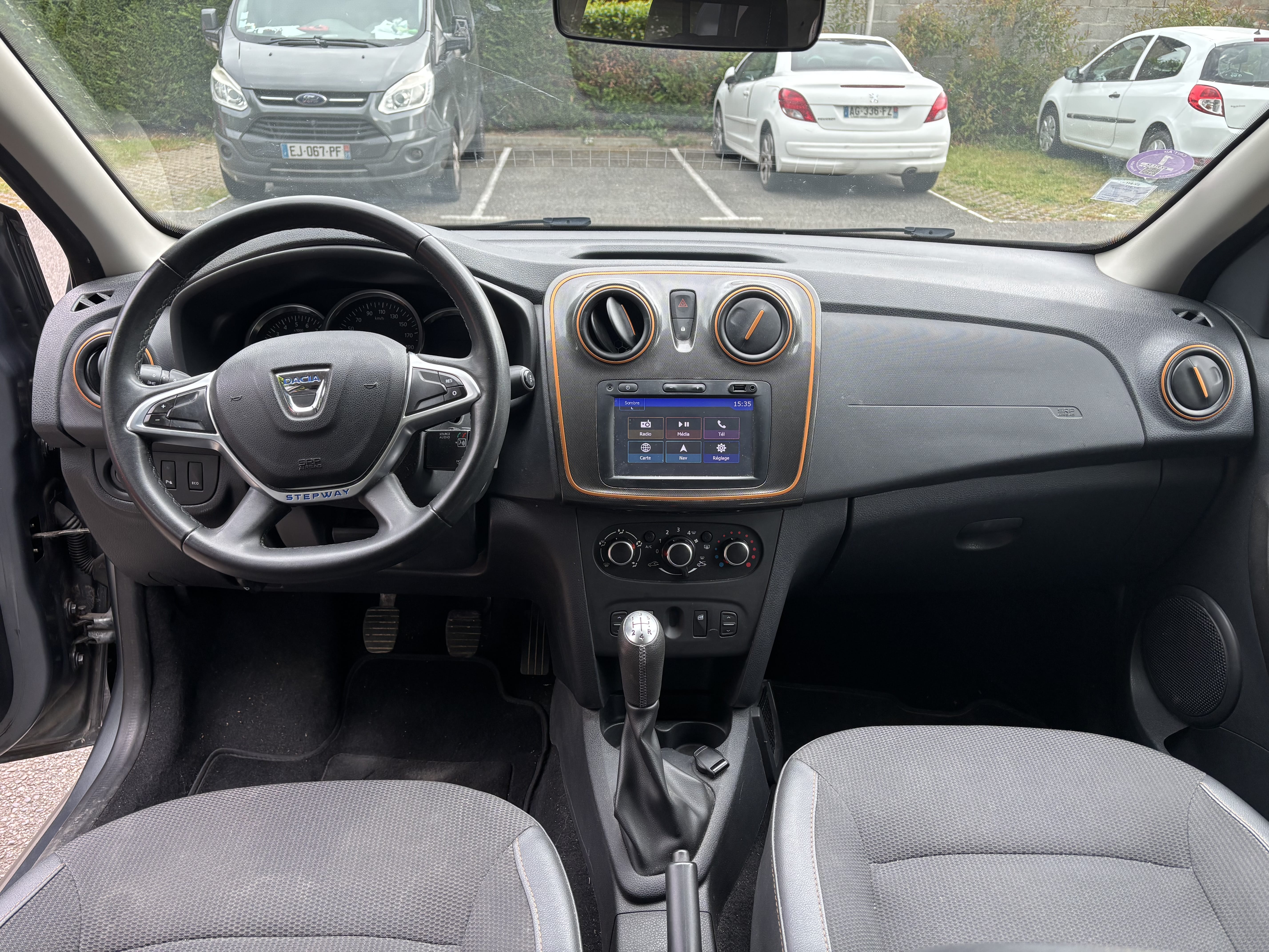 Dacia Sandero Stepway mit Navigationsgerät