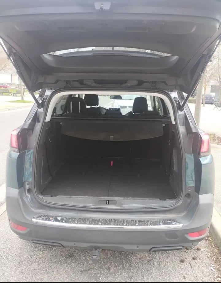 Peugeot 5008 with GPS