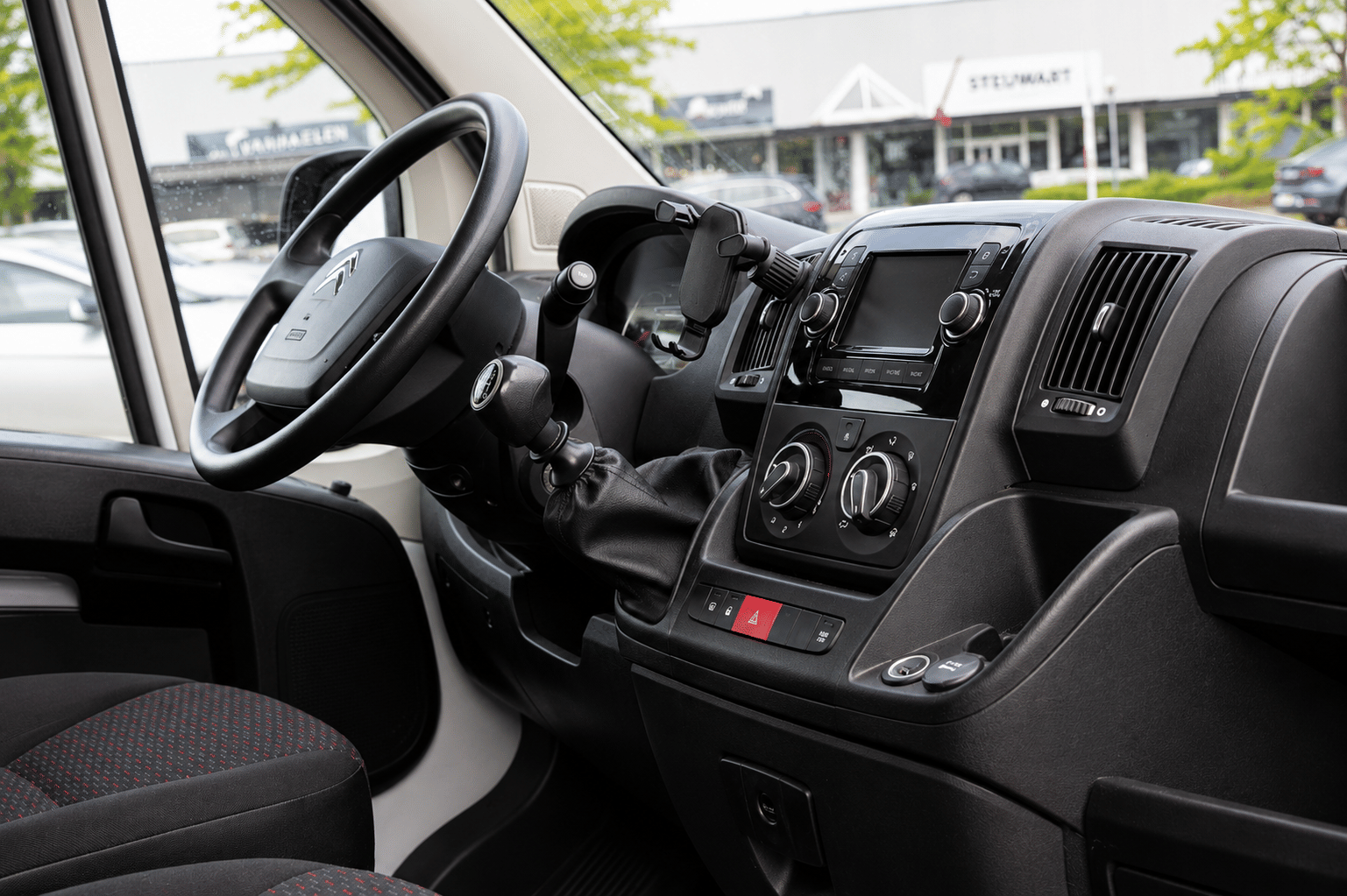 Citroen Jumper : L3H2 - 13 m³ - 1345 kg - Euro 6d met Bluetooth audio
