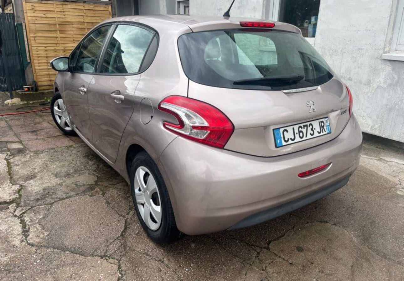 Peugeot 208 avec Climatisation