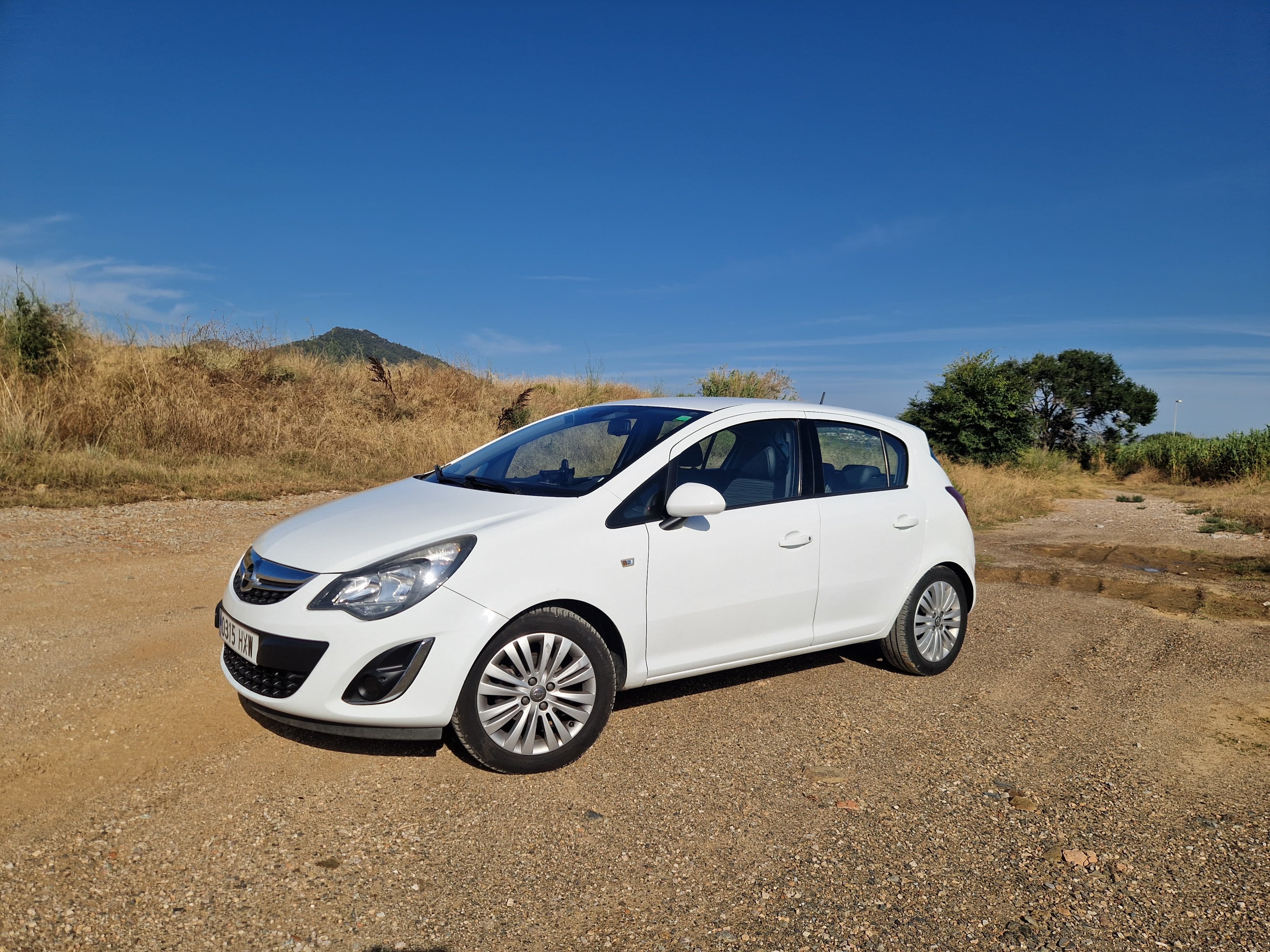Opel Corsa Automático Conducción Cómoda y Ágil, Perfecto para Ciudad y Carretera., 2014, Gasolina 95, Automático