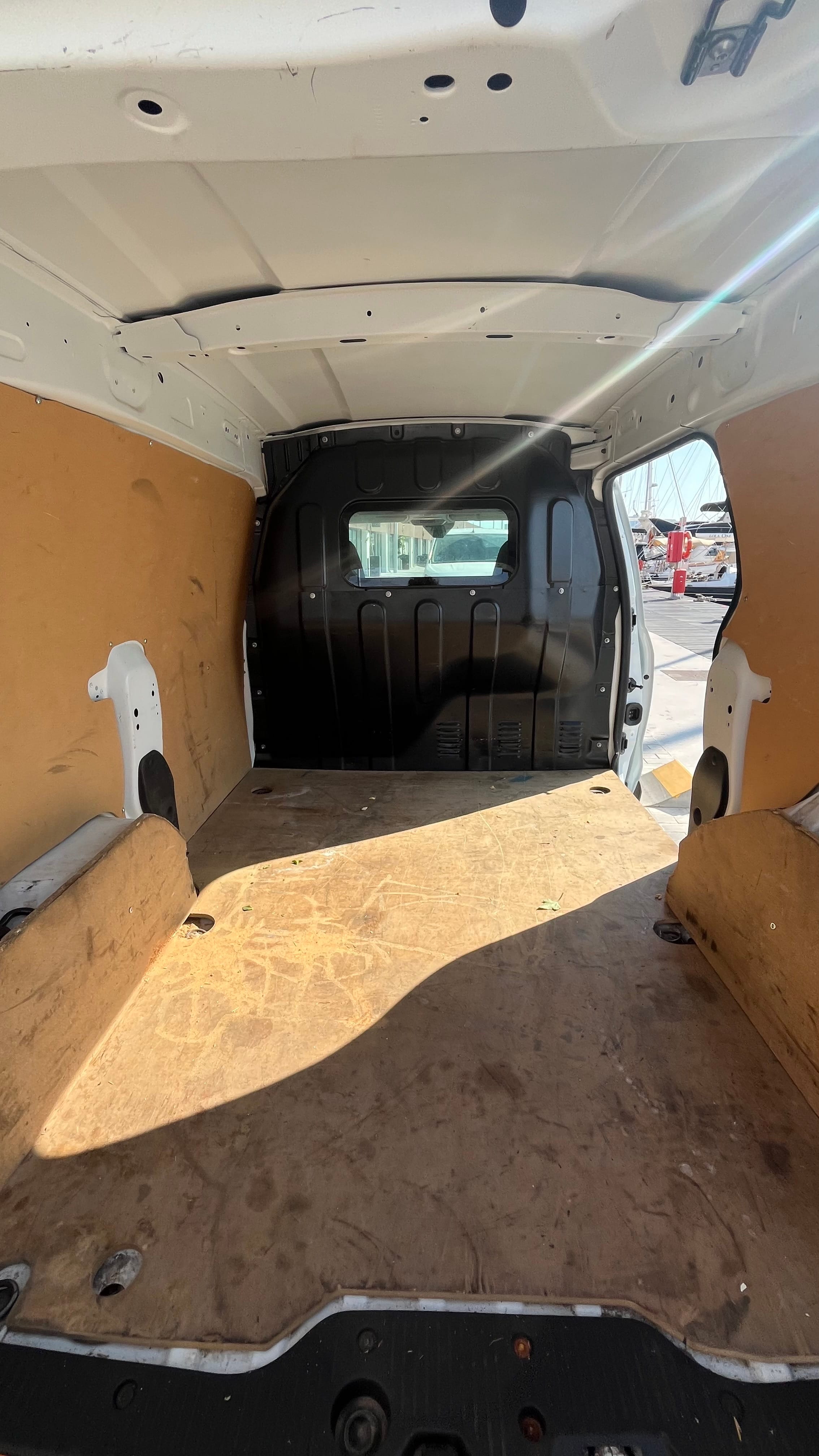 Renault Express con Puertos de carga USB