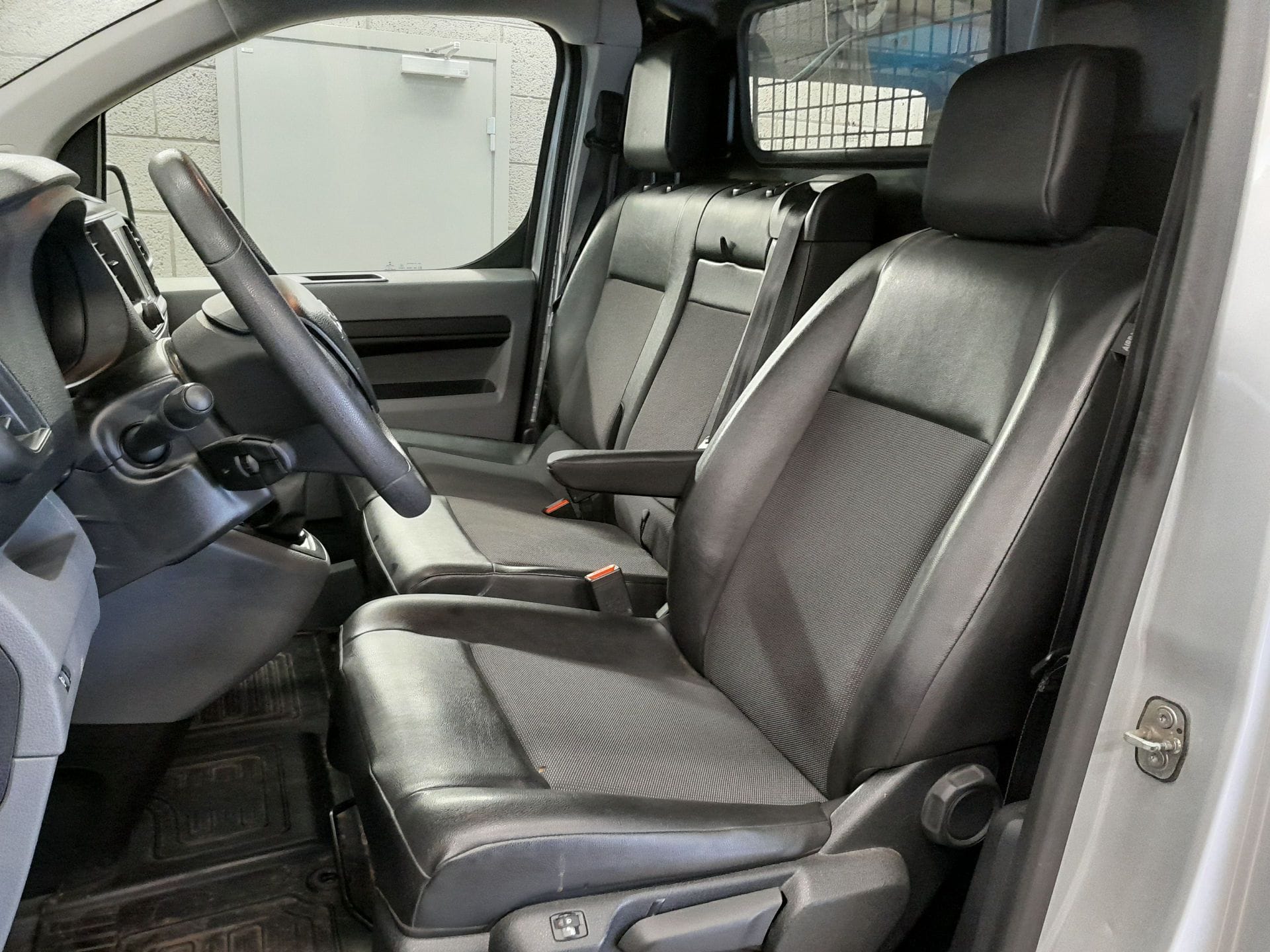Toyota Proace Varebil med Lydinngang