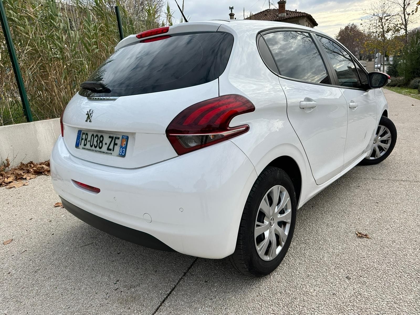 Peugeot 208 avec GPS