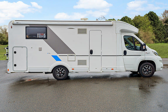 Adria S-Series S 75 SL med Aircondition