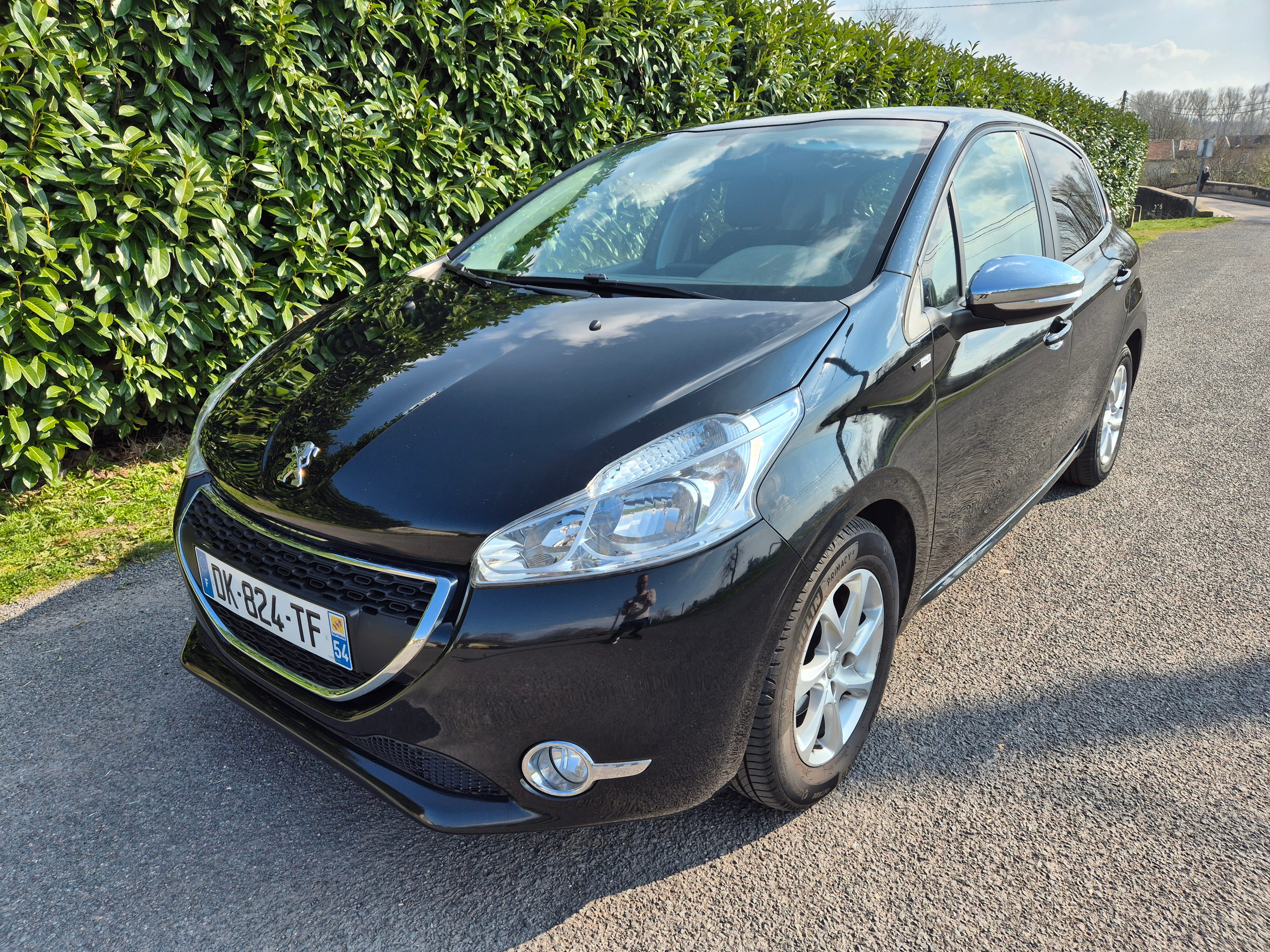Peugeot 208, 2014, Essence 95