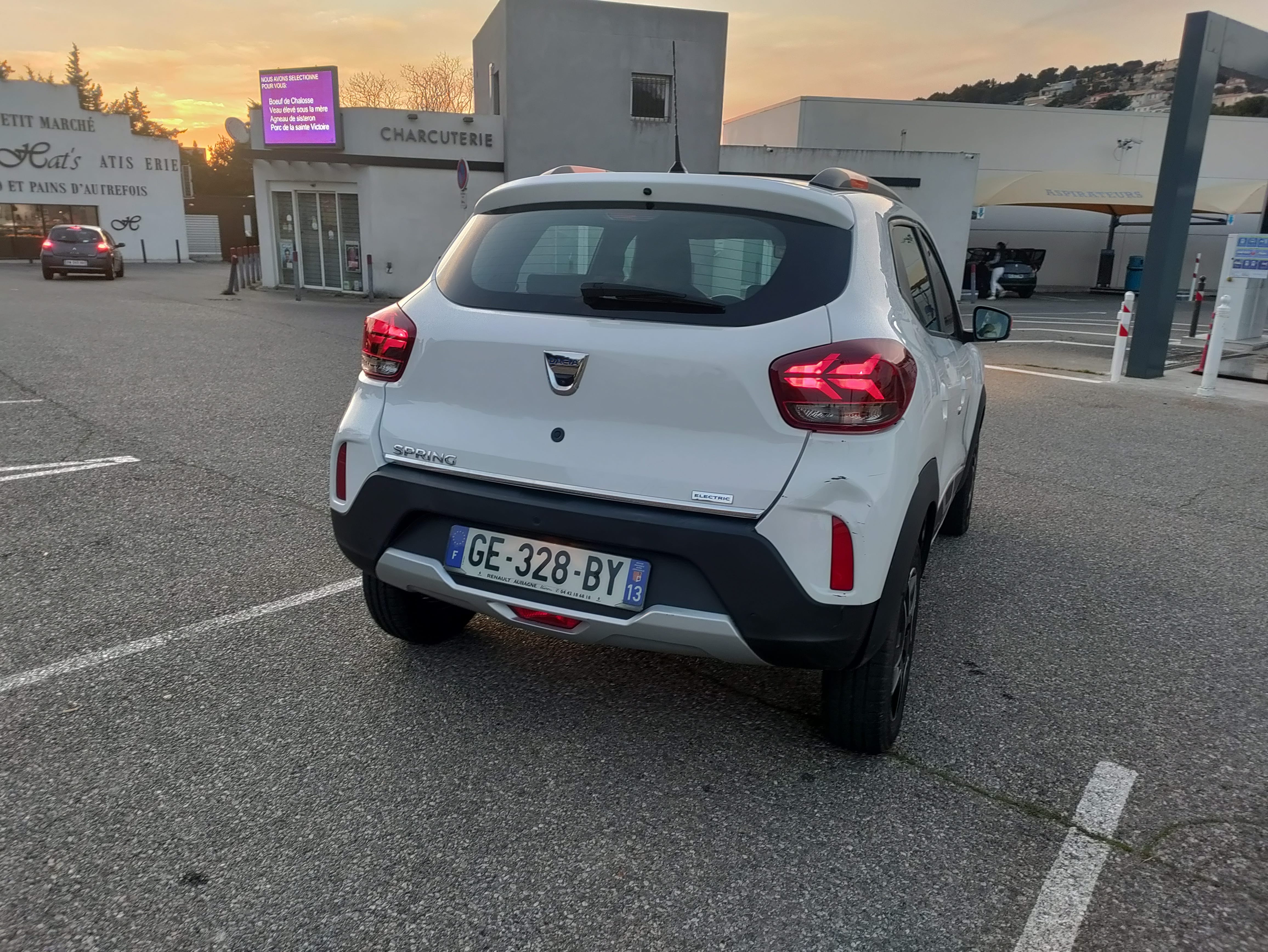 Dacia Spring avec GPS