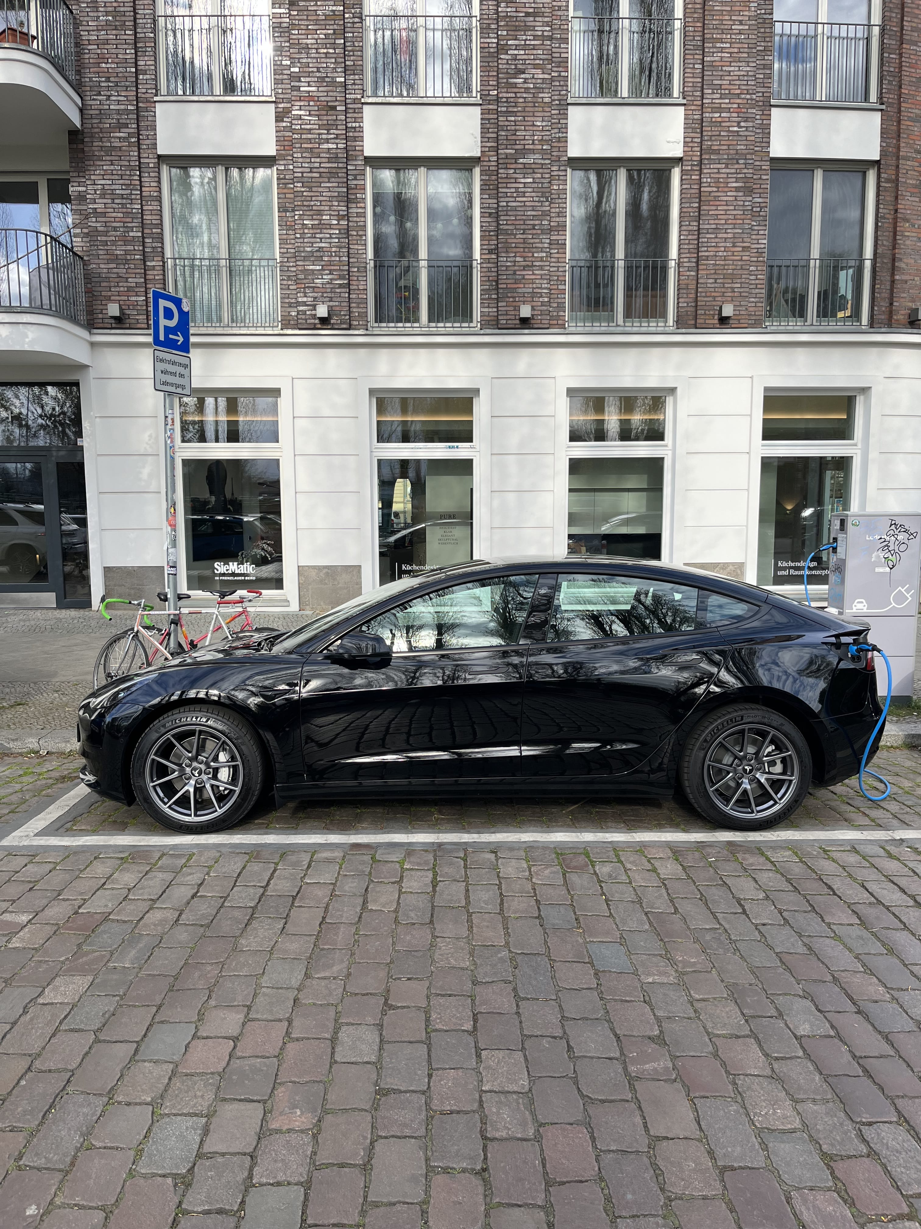 Tesla Model 3 mit Klimaanlage