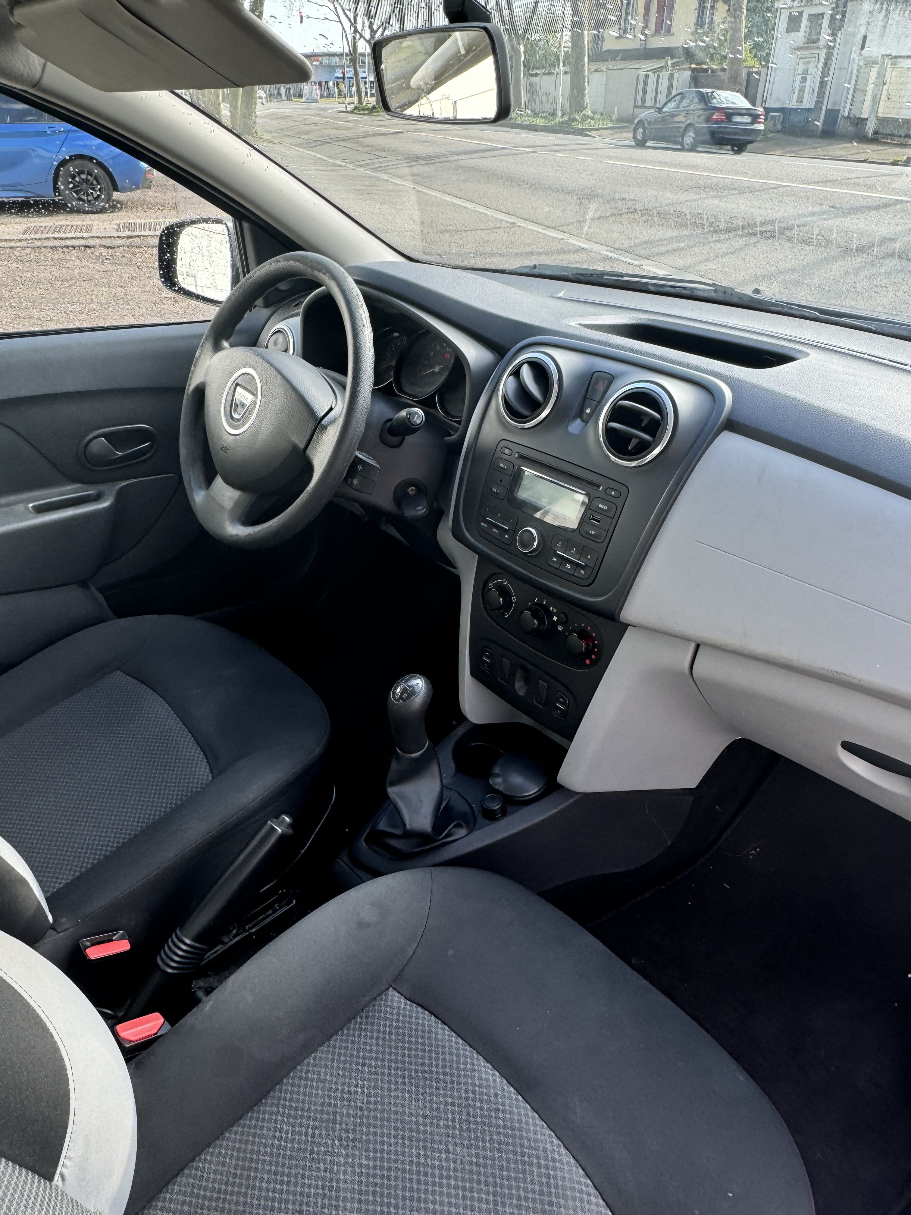 Dacia Logan avec Audio Bluetooth