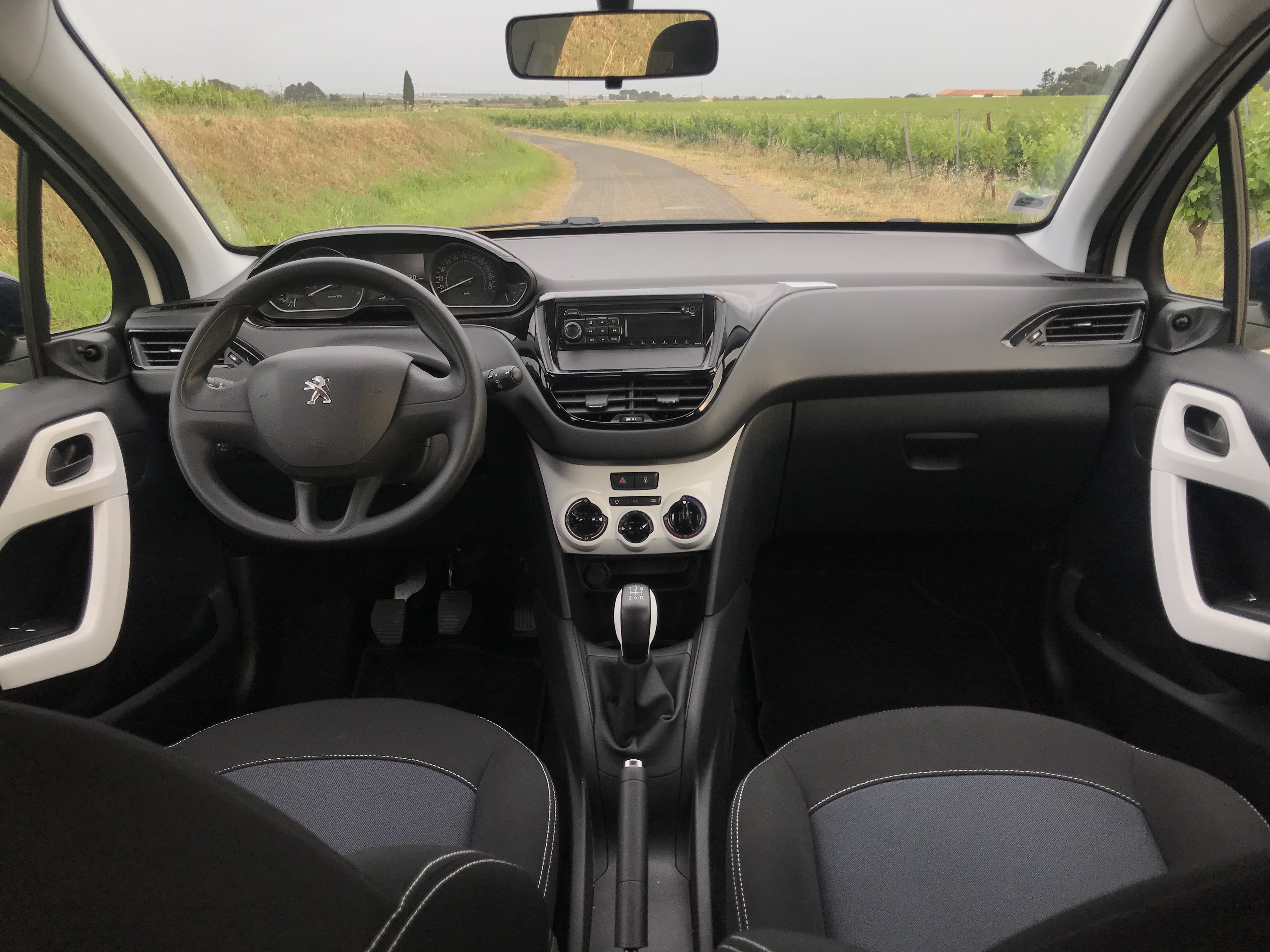 Peugeot 208 avec Entrée audio / iPod