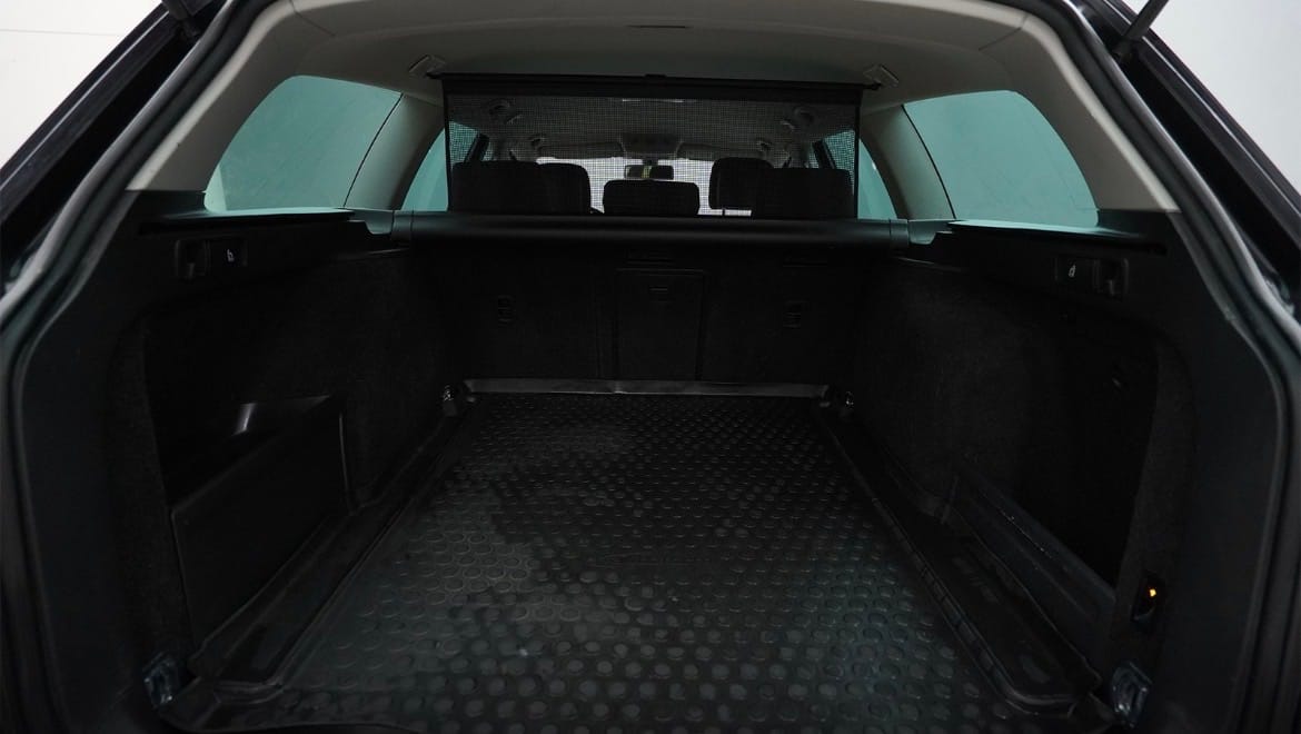 Volkswagen Passat SW Roof cargo box with Roof box