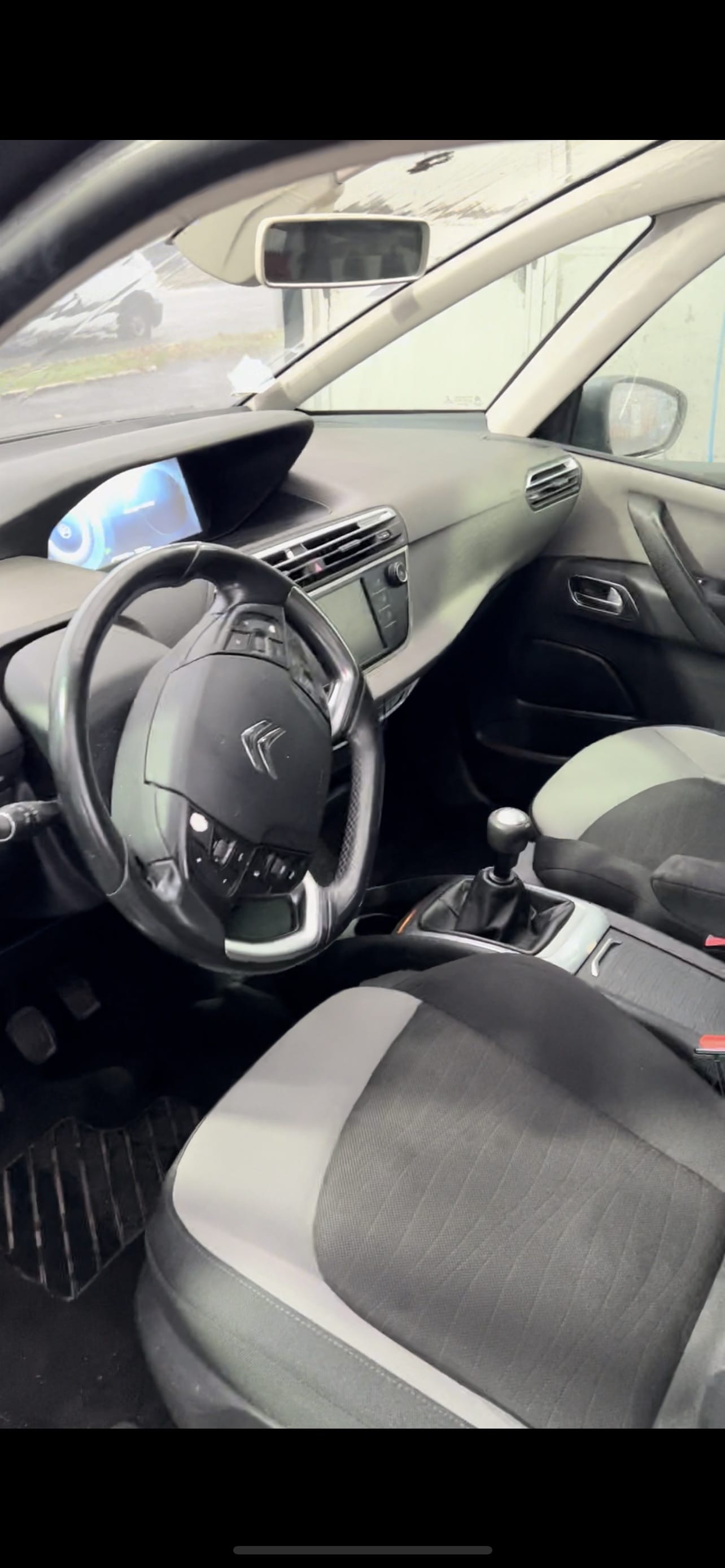 Citroen C4 Picasso avec GPS