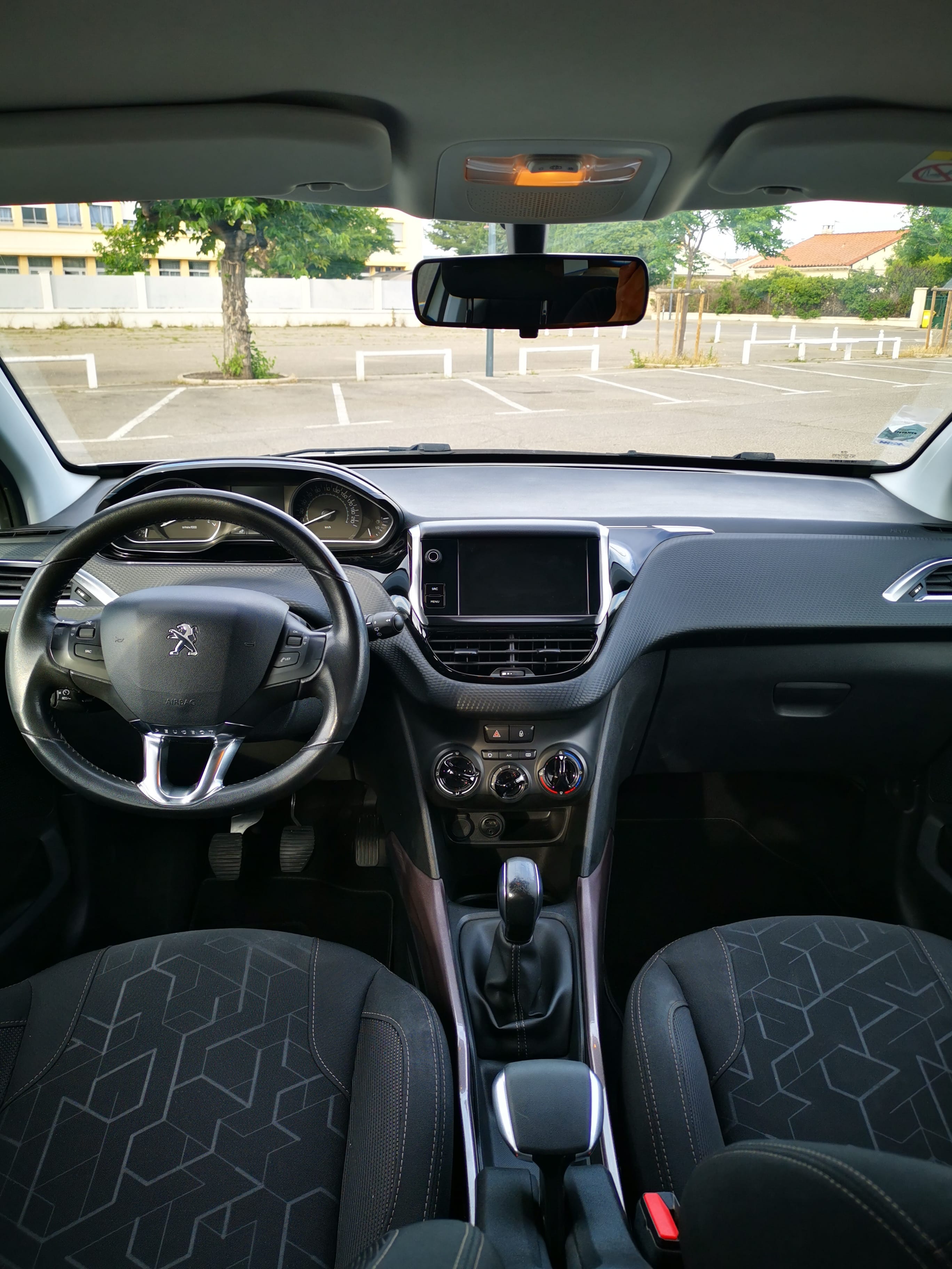 Peugeot 2008 Style 1.2l 82cv