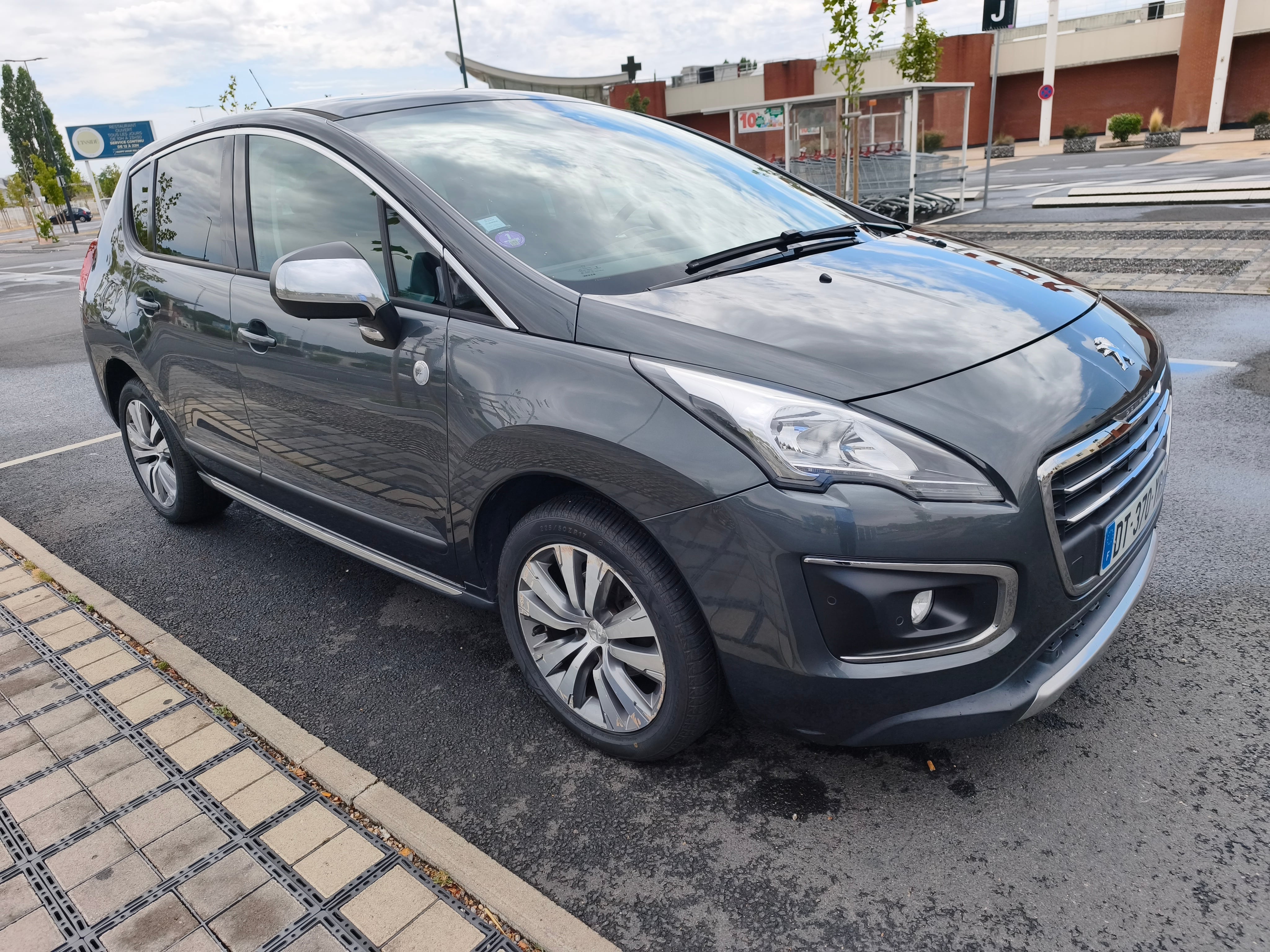 Peugeot 3008 avec GPS