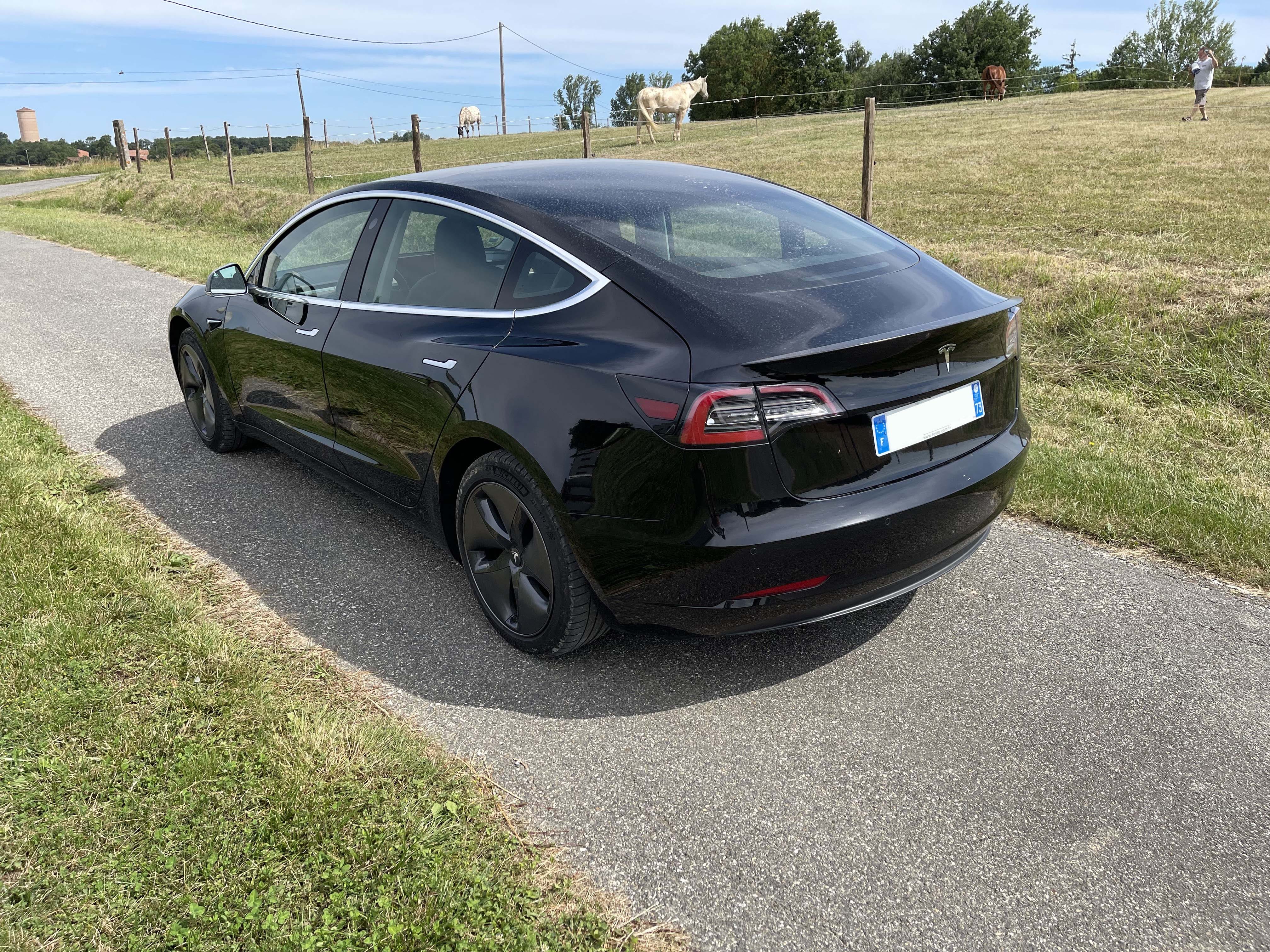 Tesla Model 3 SR+ avec Audio Bluetooth
