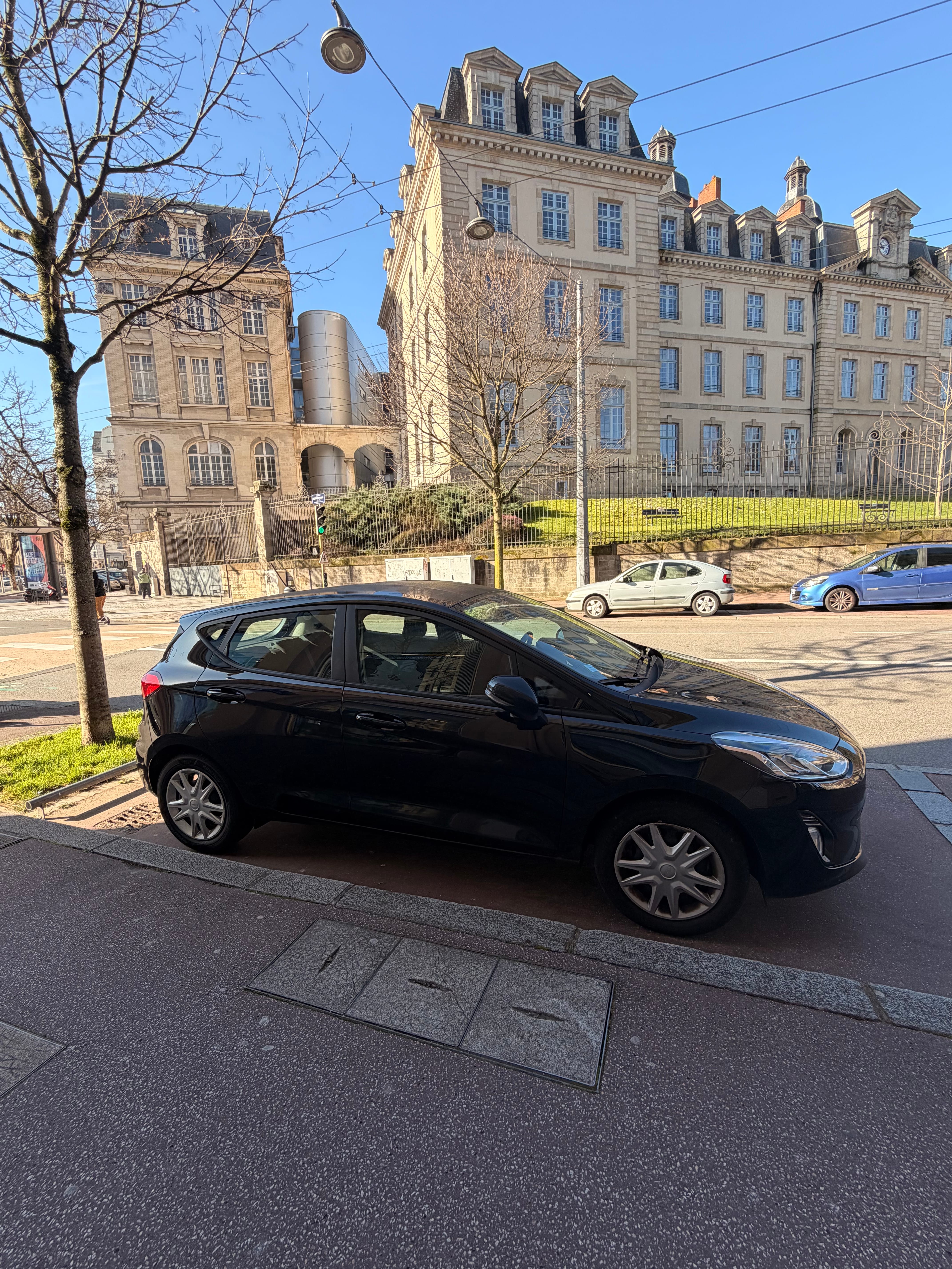 Ford Fiesta avec Climatisation