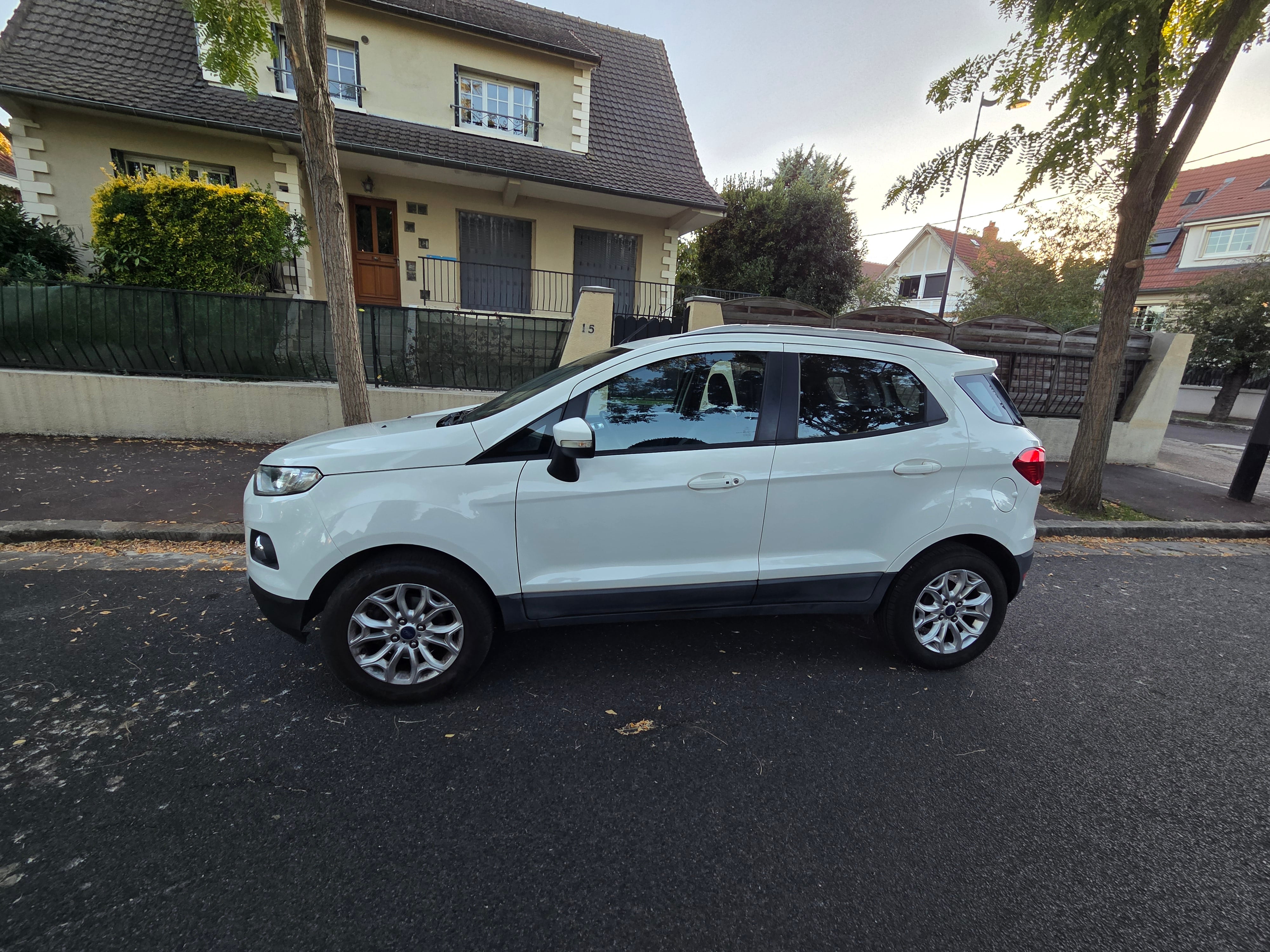 Ford EcoSport avec Climatisation