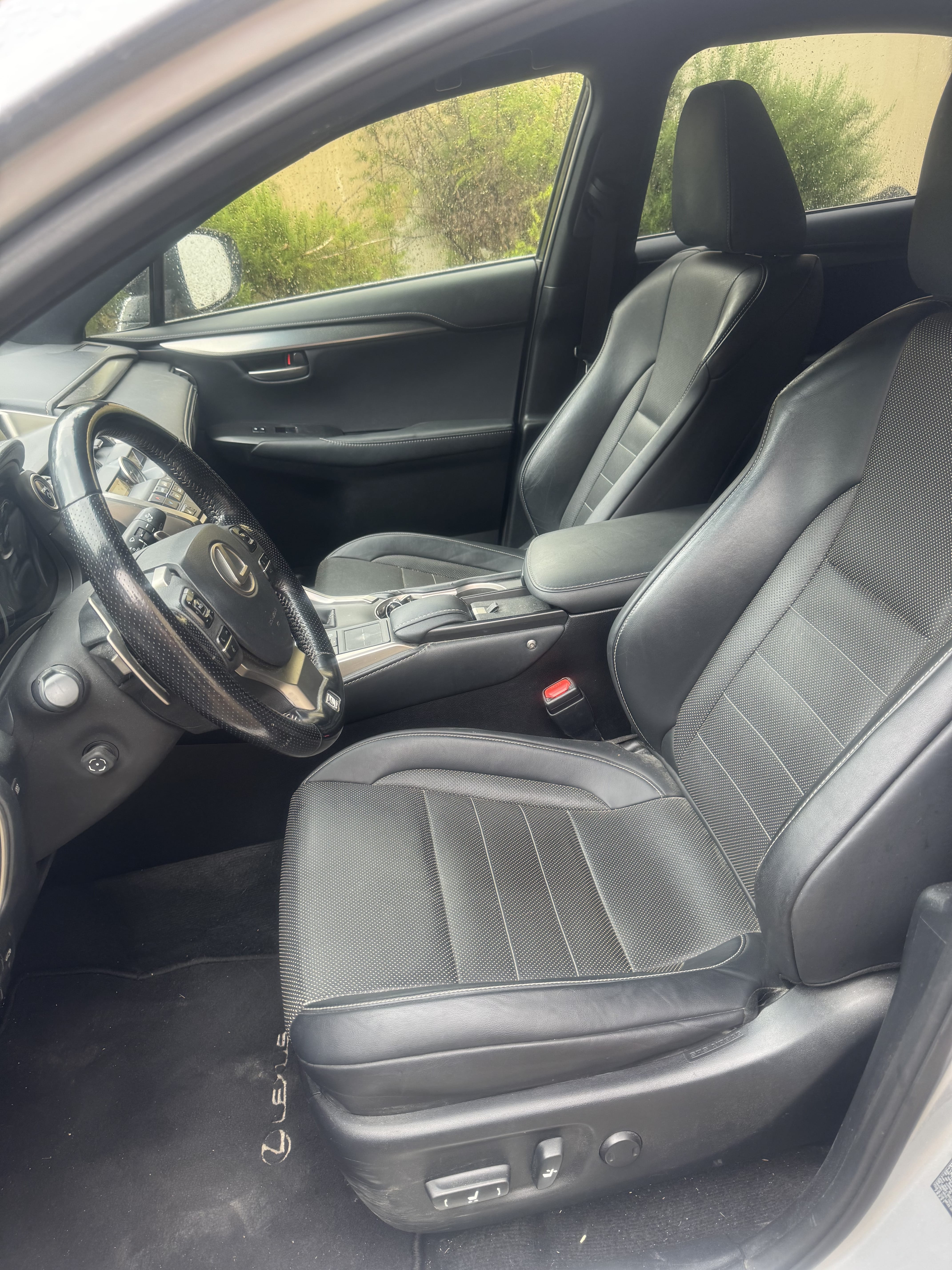 Lexus NX 300h avec Régulateur de vitesse