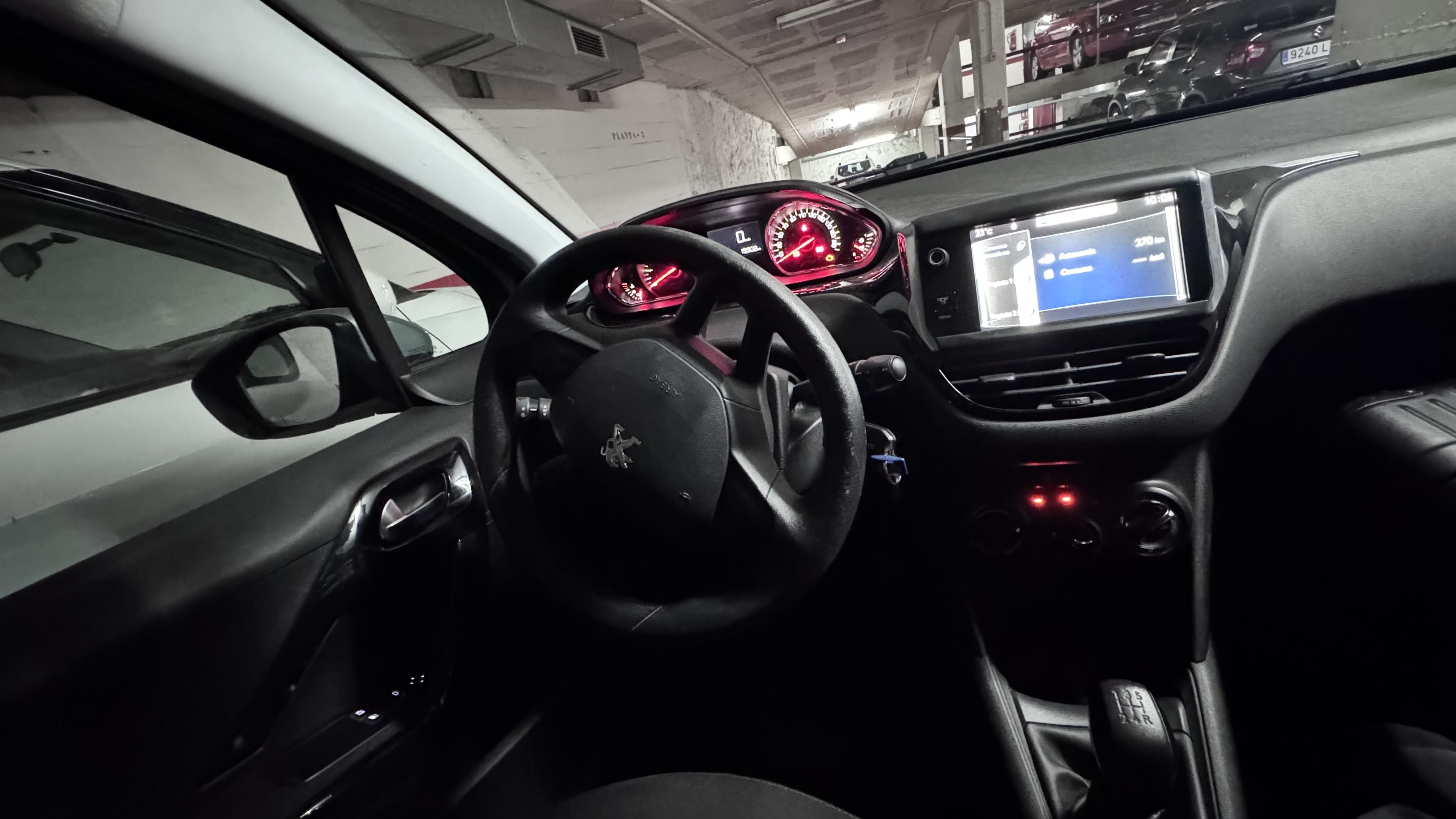 Peugeot 208 con Dashcam