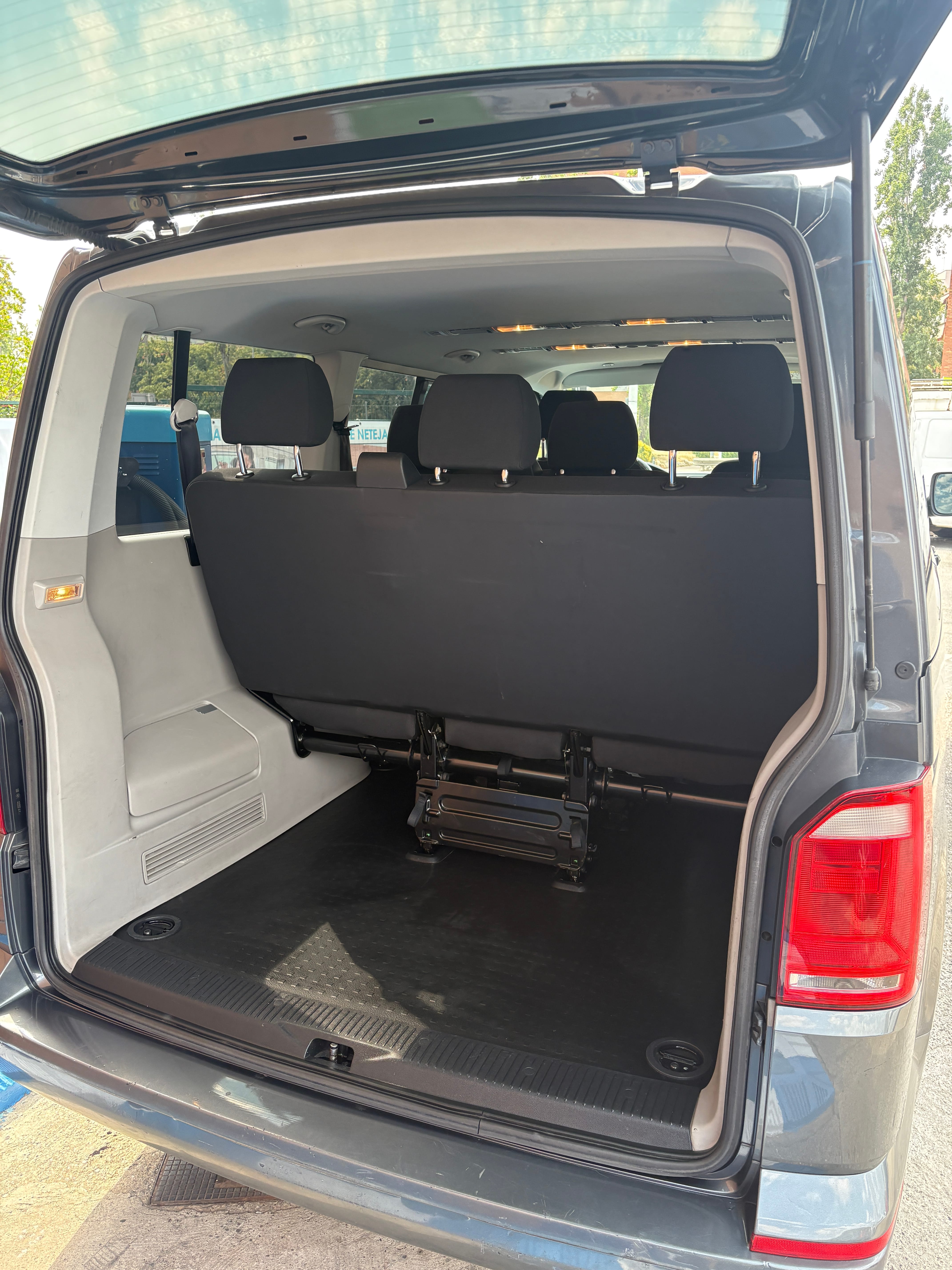 Volkswagen Caravelle con Audio Bluetooth