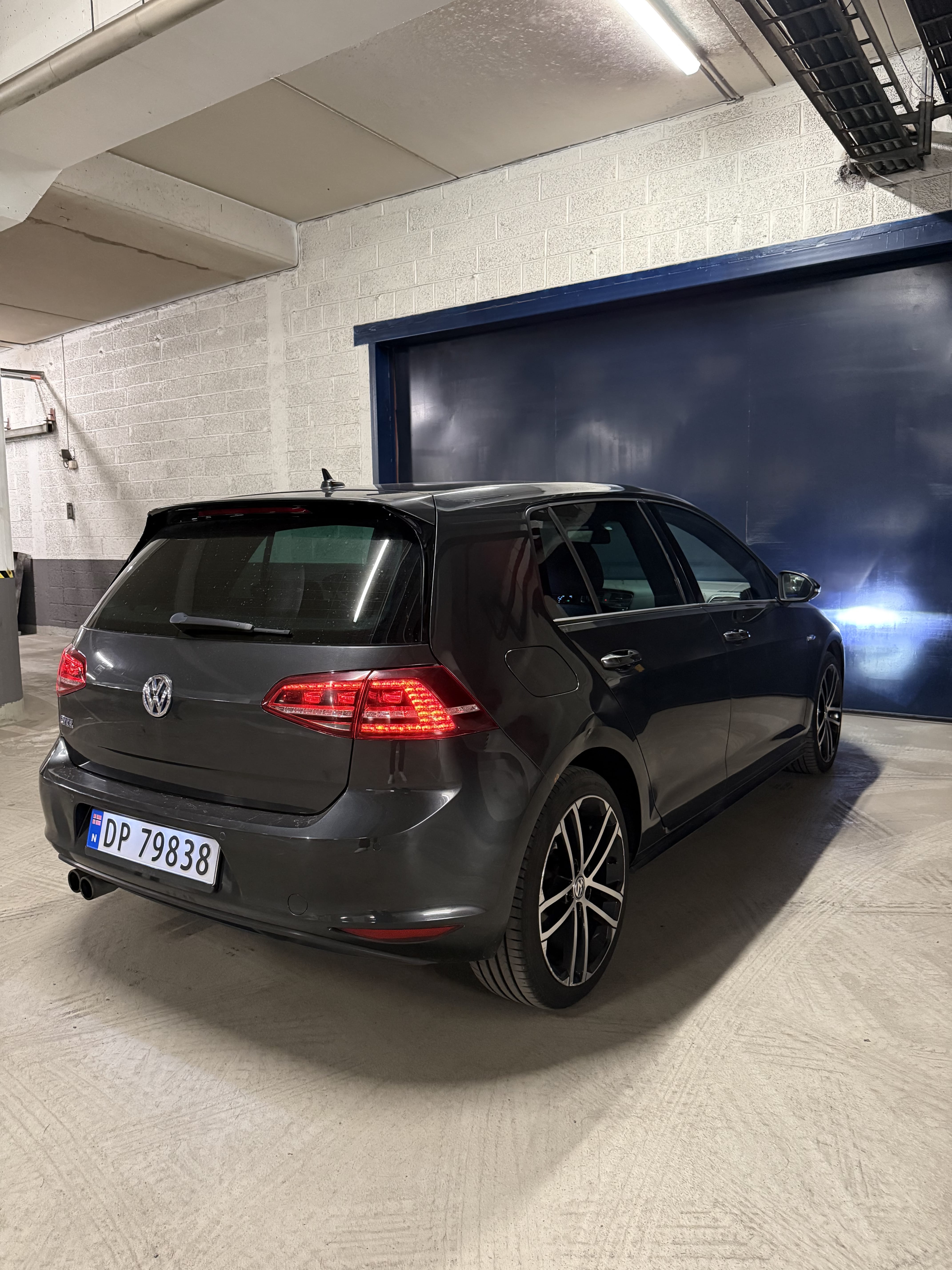 Volkswagen Golf GTE with Air conditioning