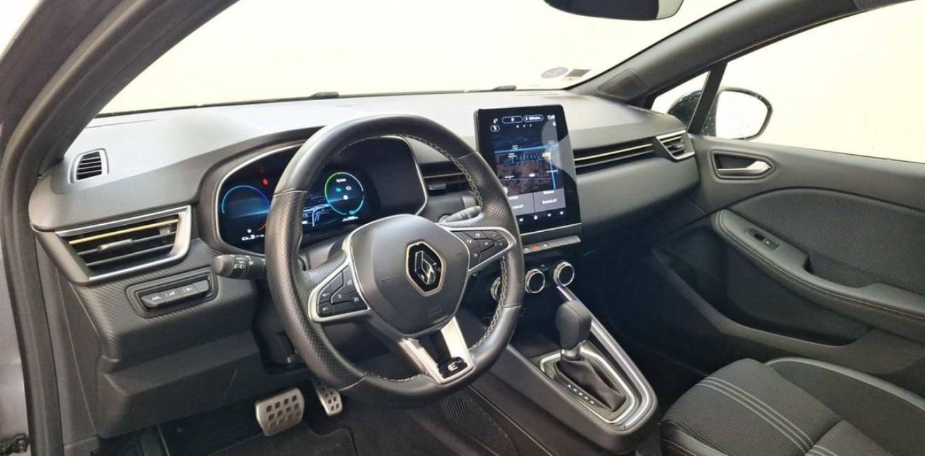 Renault Clio E-tech avec GPS