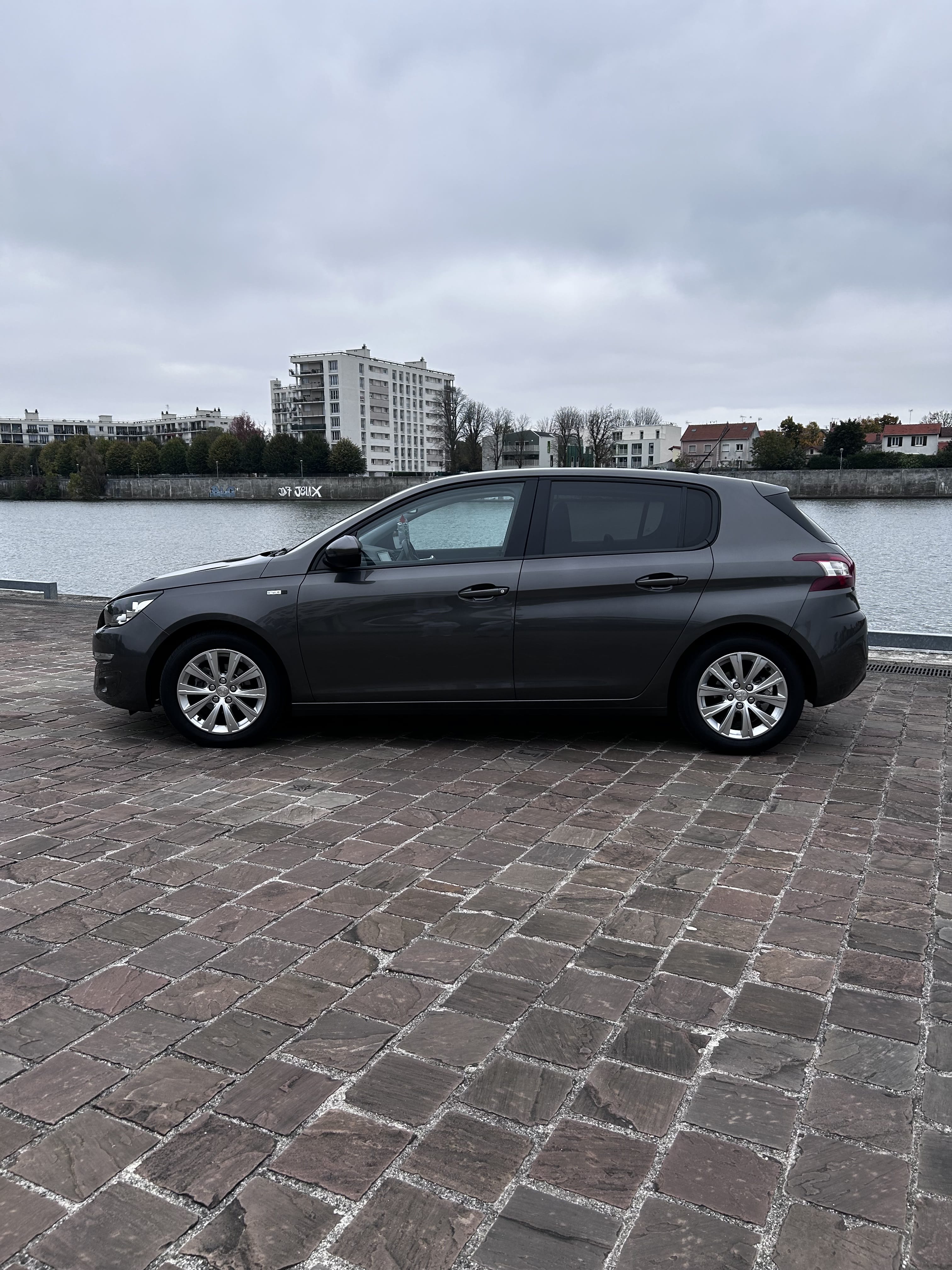Peugeot 308 avec Climatisation