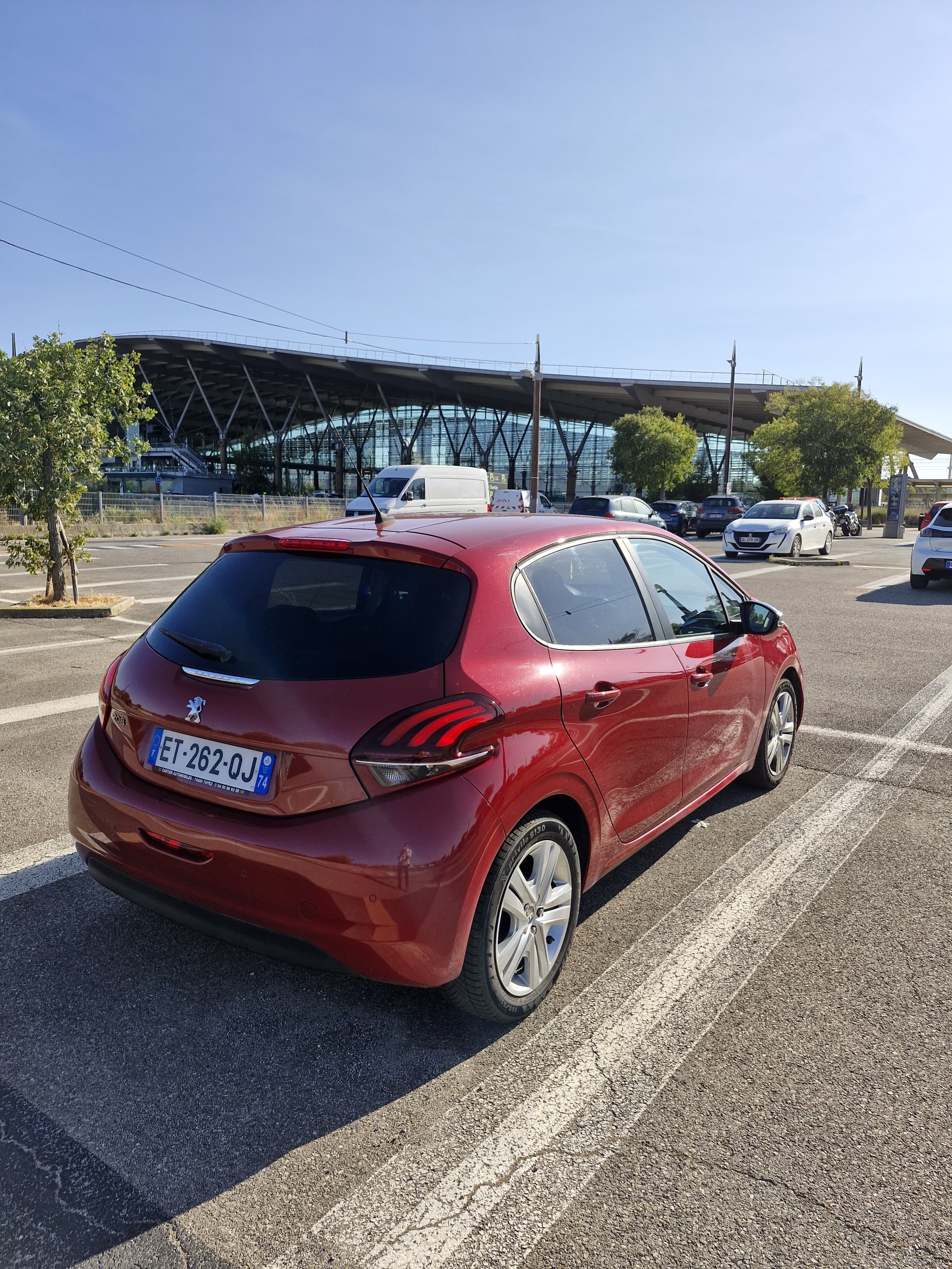 Peugeot 208 avec GPS
