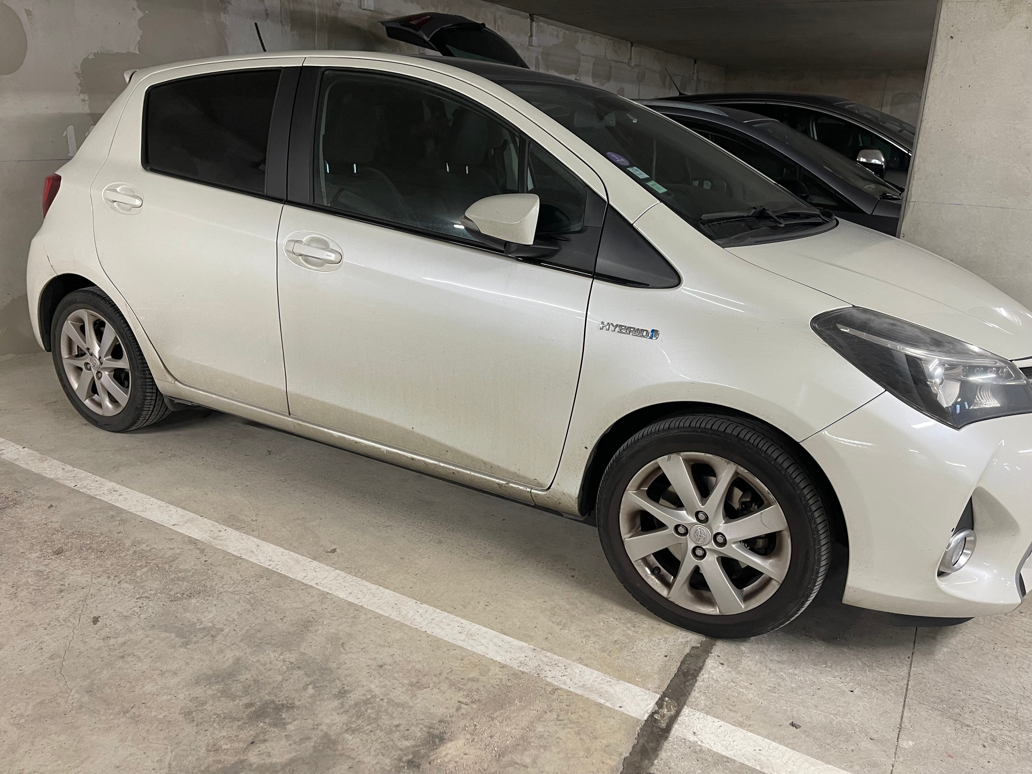 Toyota Yaris Hybride avec Climatisation