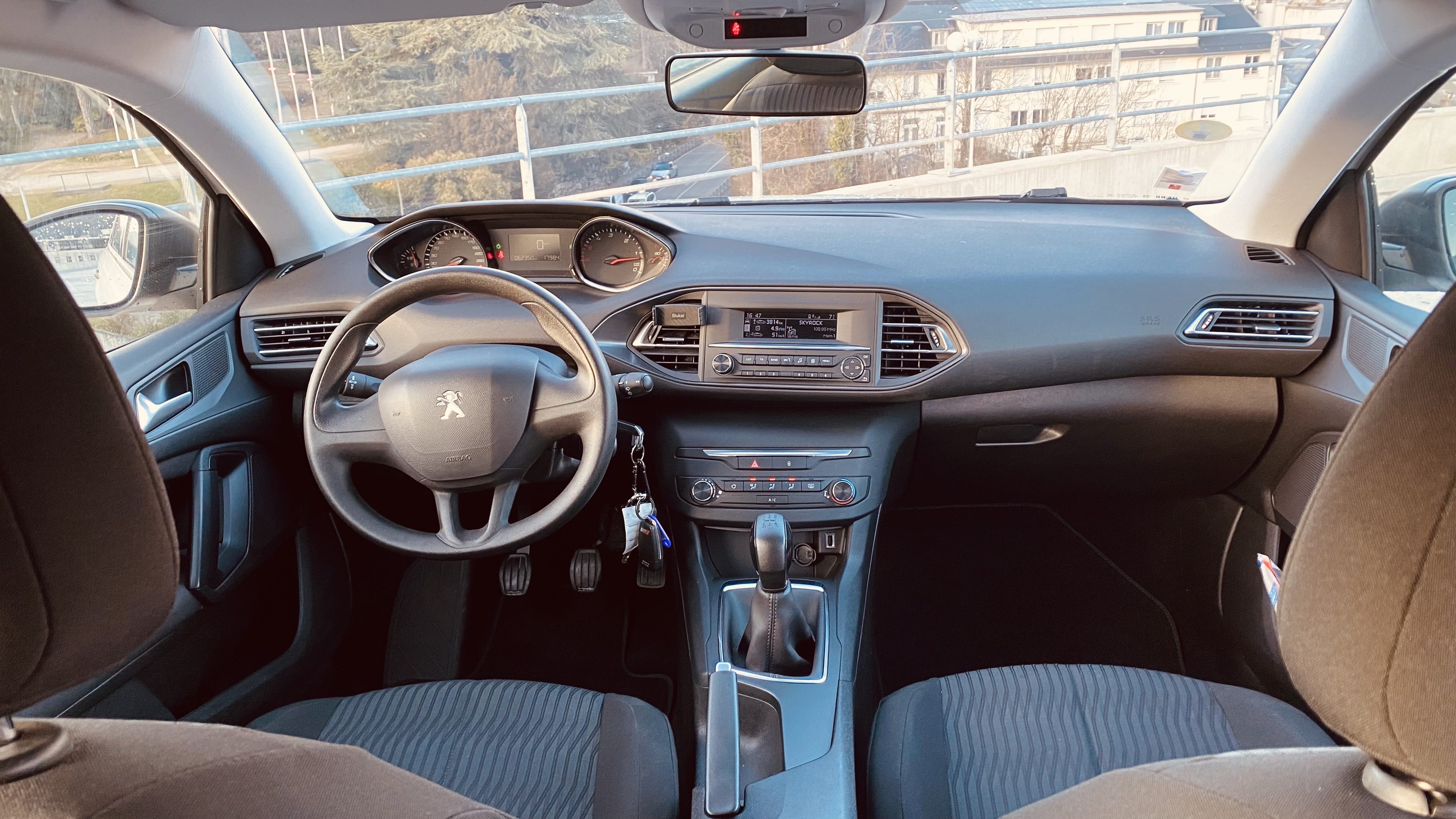 Peugeot 308 avec Siège bébé