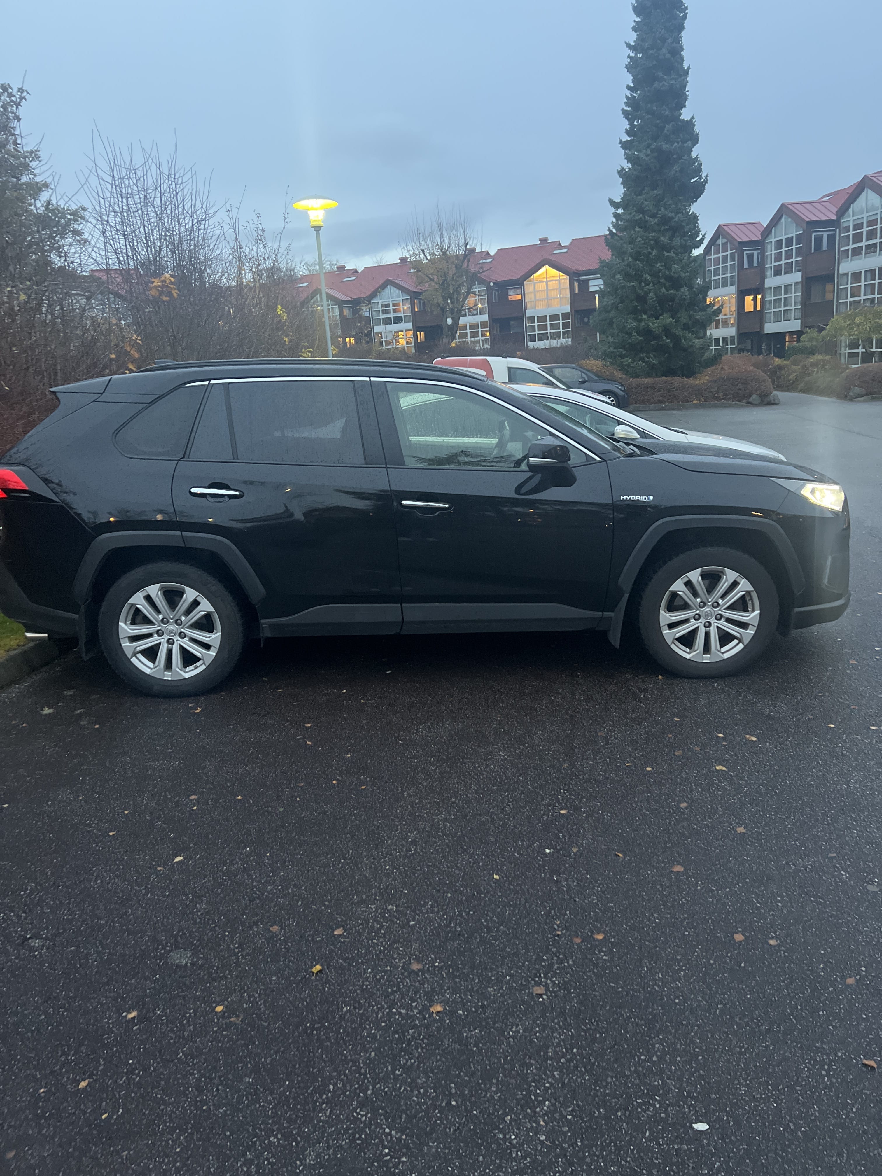 Toyota Rav4 Hybrid with Air conditioning