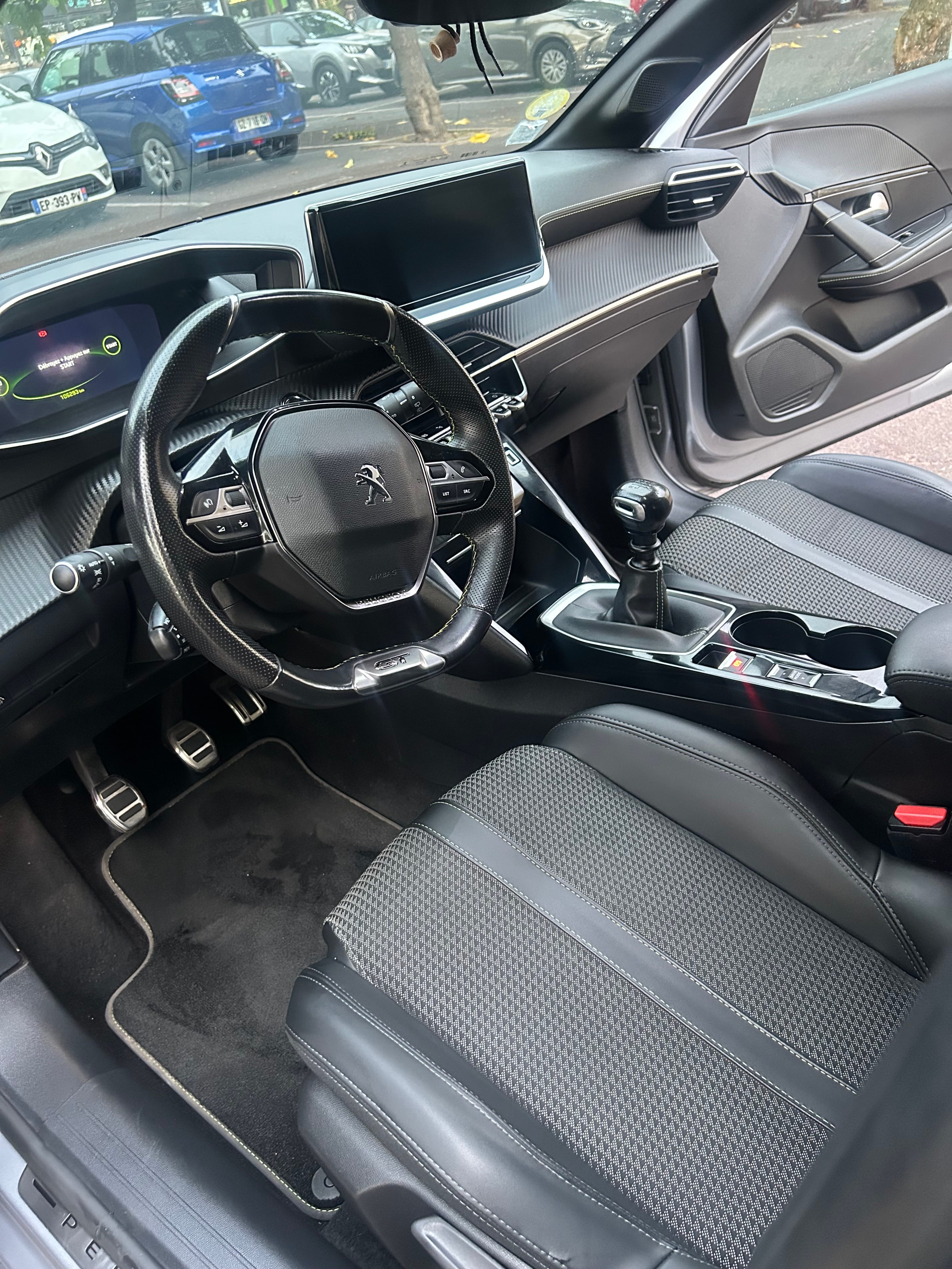 Peugeot 208 GT Line met Achteruitrijcamera