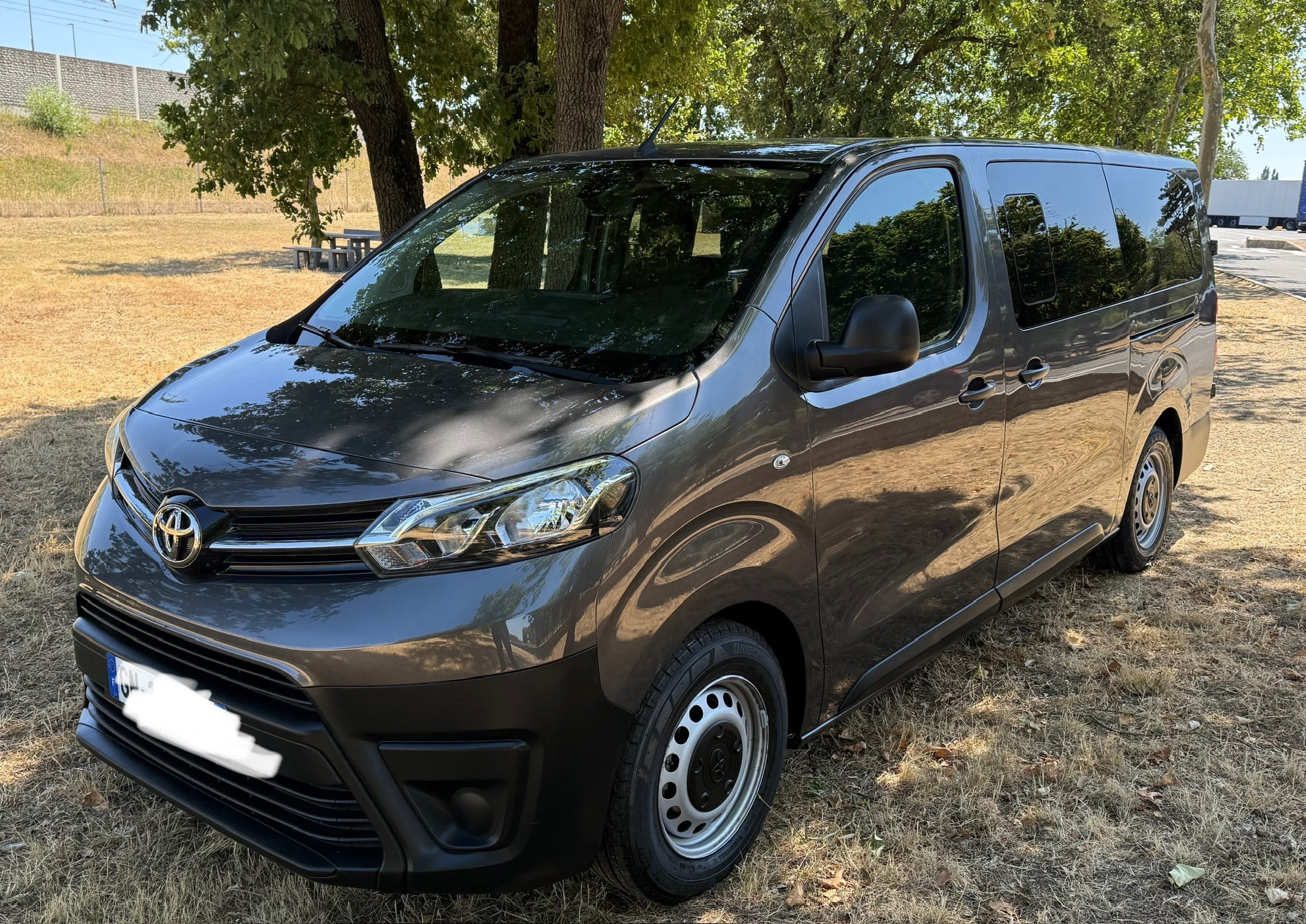 Toyota Proace Verso, 2023, Diesel, Automatik, 9 Sitze und mehr