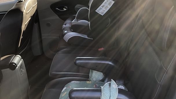 Renault Grand Scénic (Réf AV949) 1.9 dci 130 cv / 7 places / Pessac et aéroport de Bordeaux avec Siège bébé