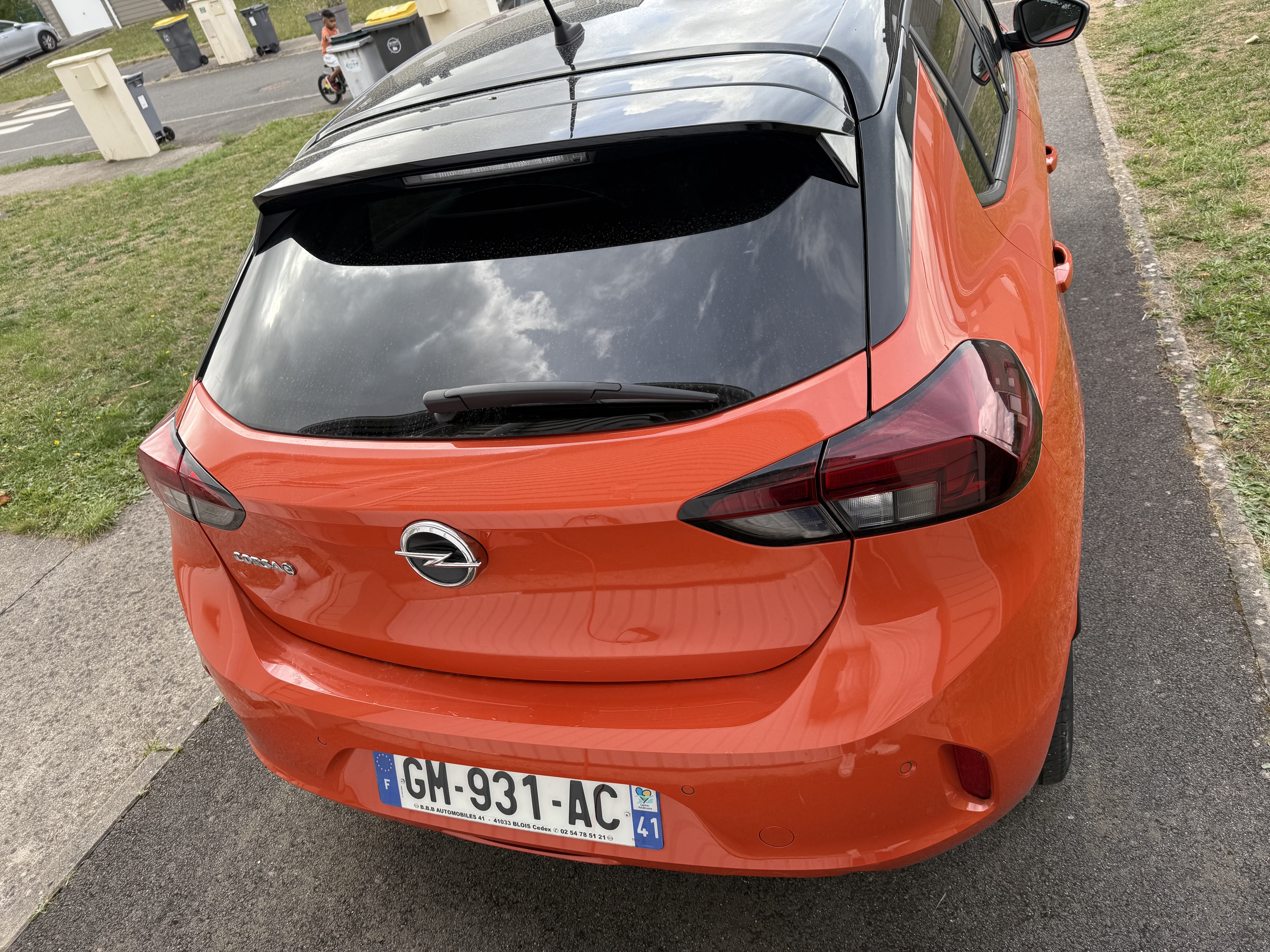 Opel Corsa-E avec GPS