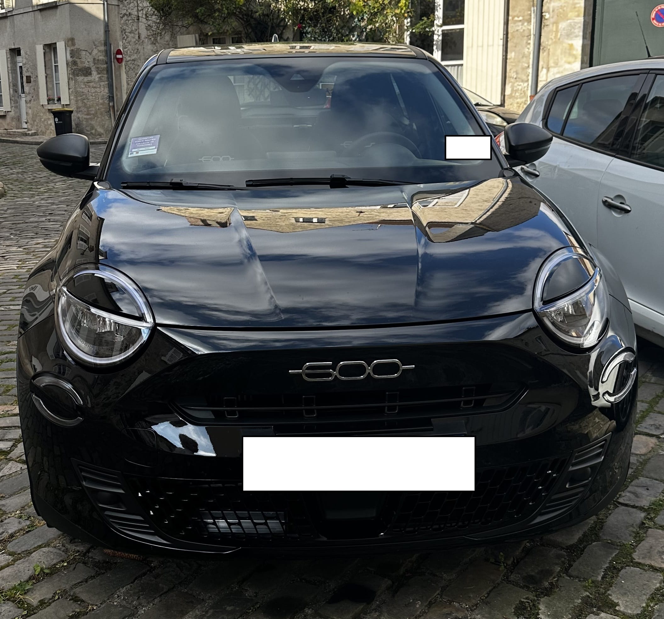 Fiat 600, 2025, Essence 95 / Électrique (hybride), automatique