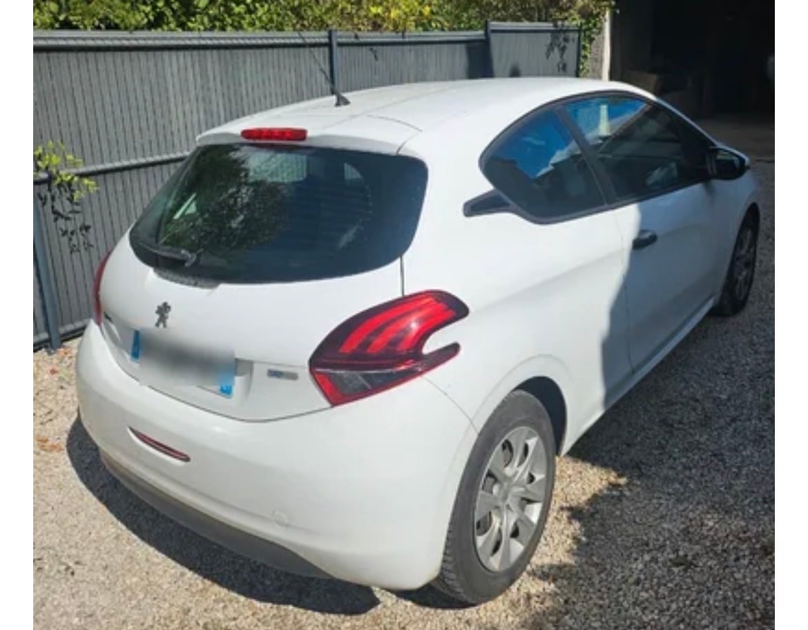 Peugeot 208, 2016, Essence 95
