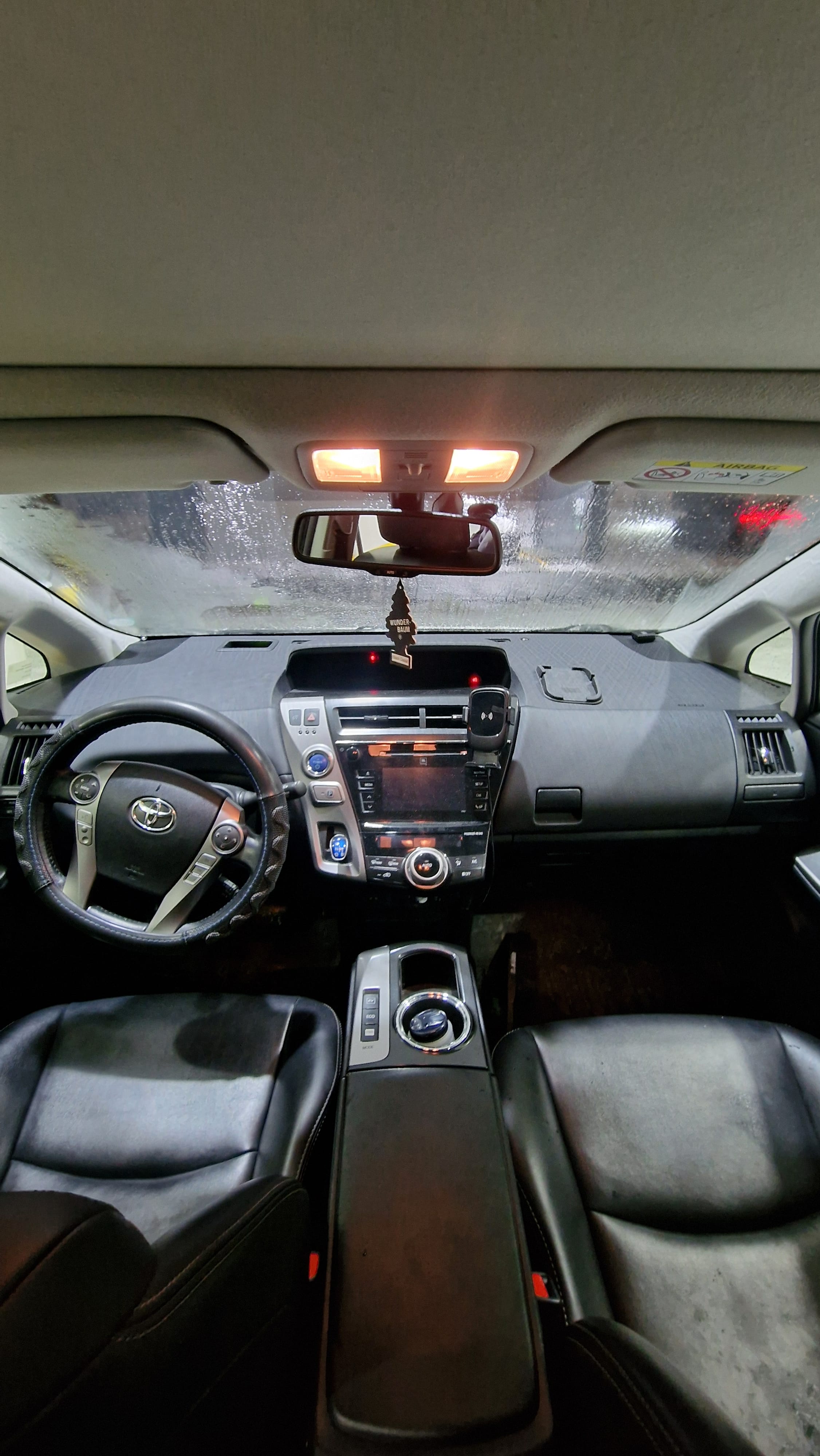 Toyota Prius + med Bluetooth audio