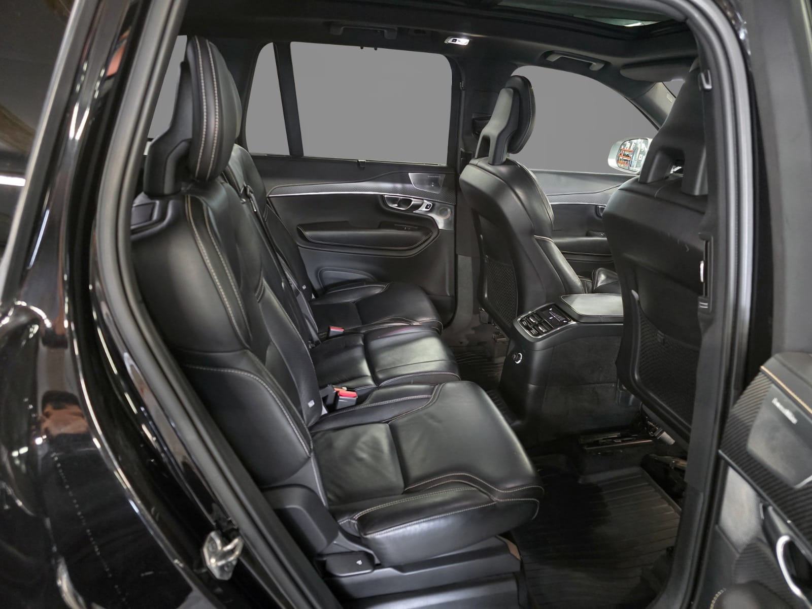 Volvo XC90 T8 R-design med Bluetooth audio
