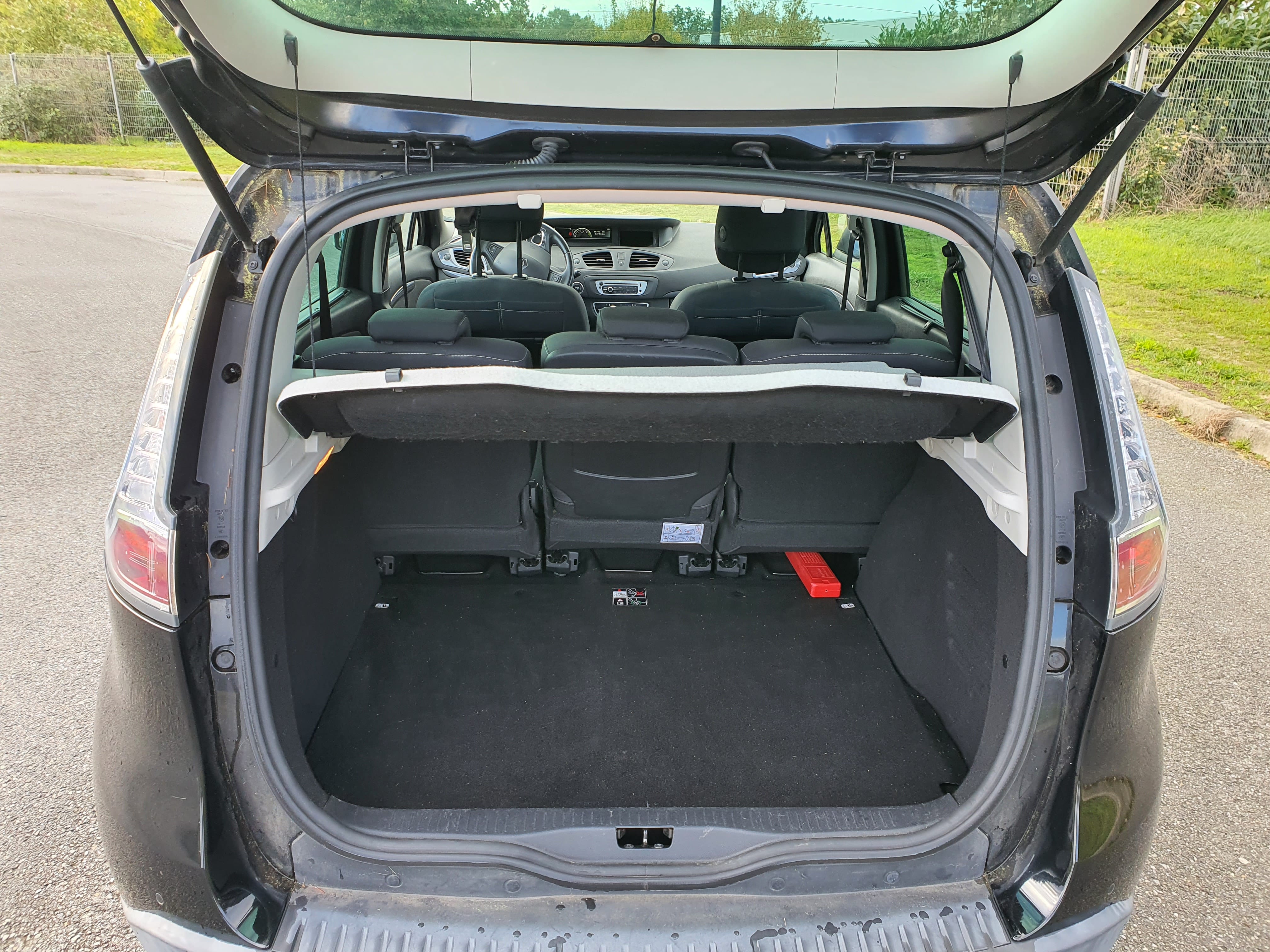 Renault Scenic with Baby seat