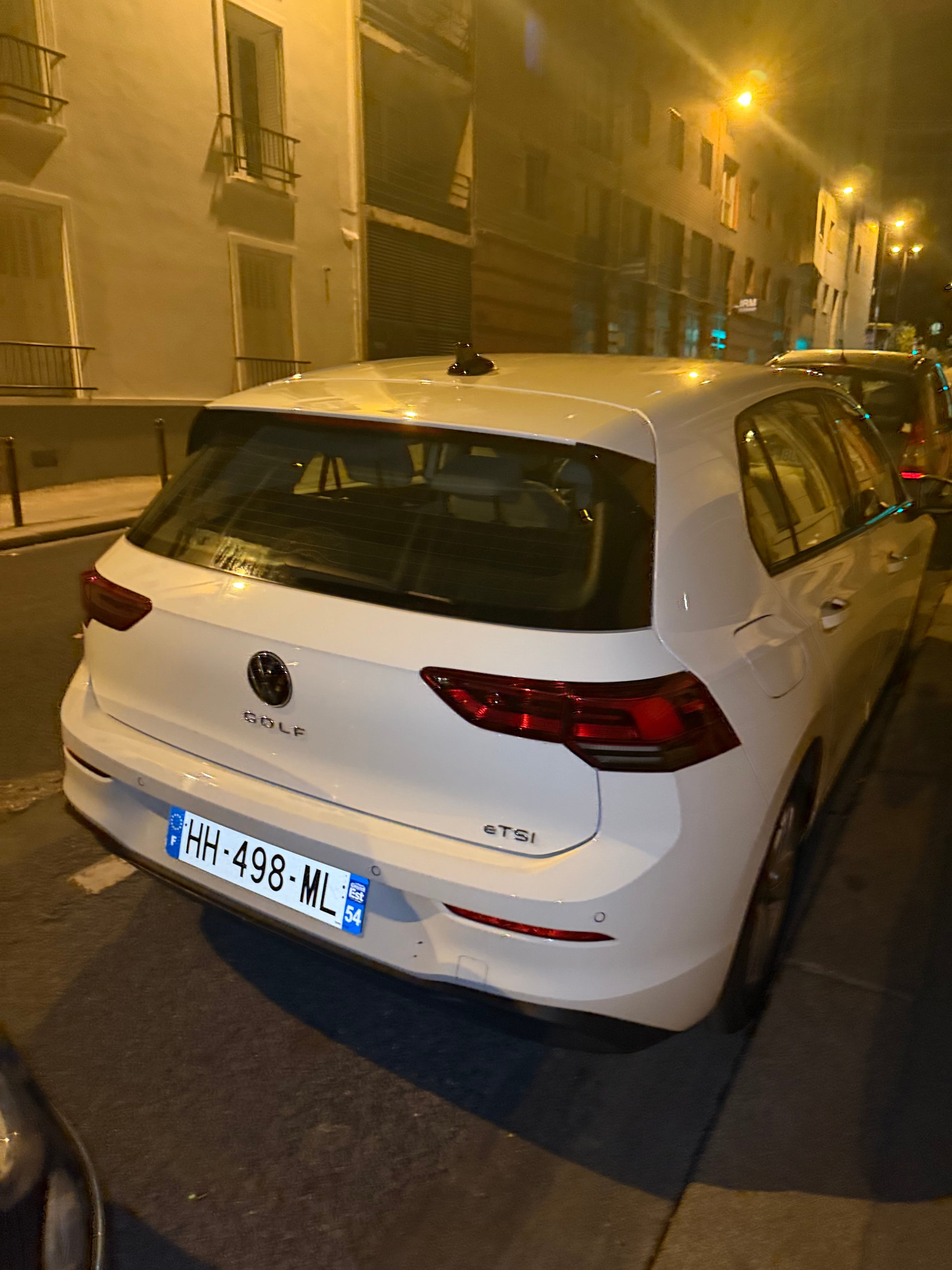 Volkswagen Golf with Backup camera