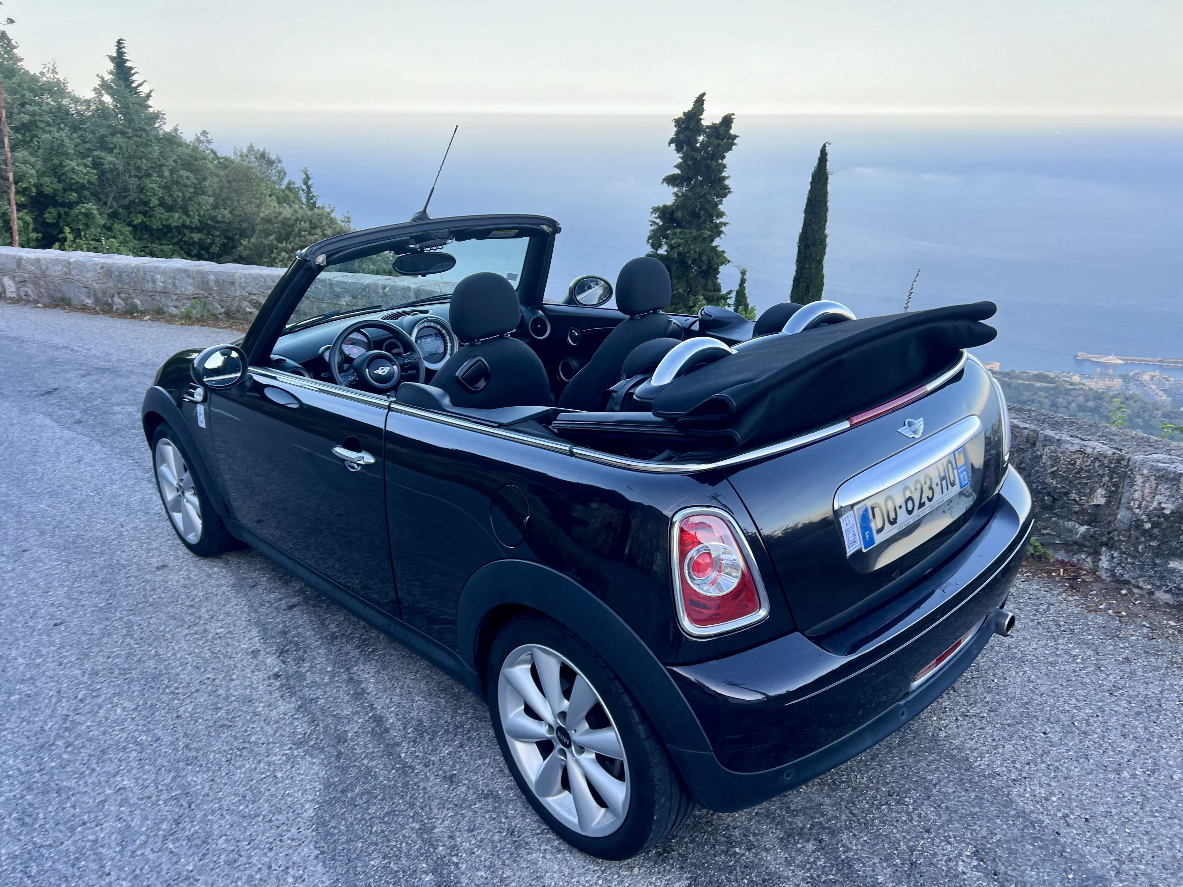 Mini Cabriolet Red hot automatique with GPS