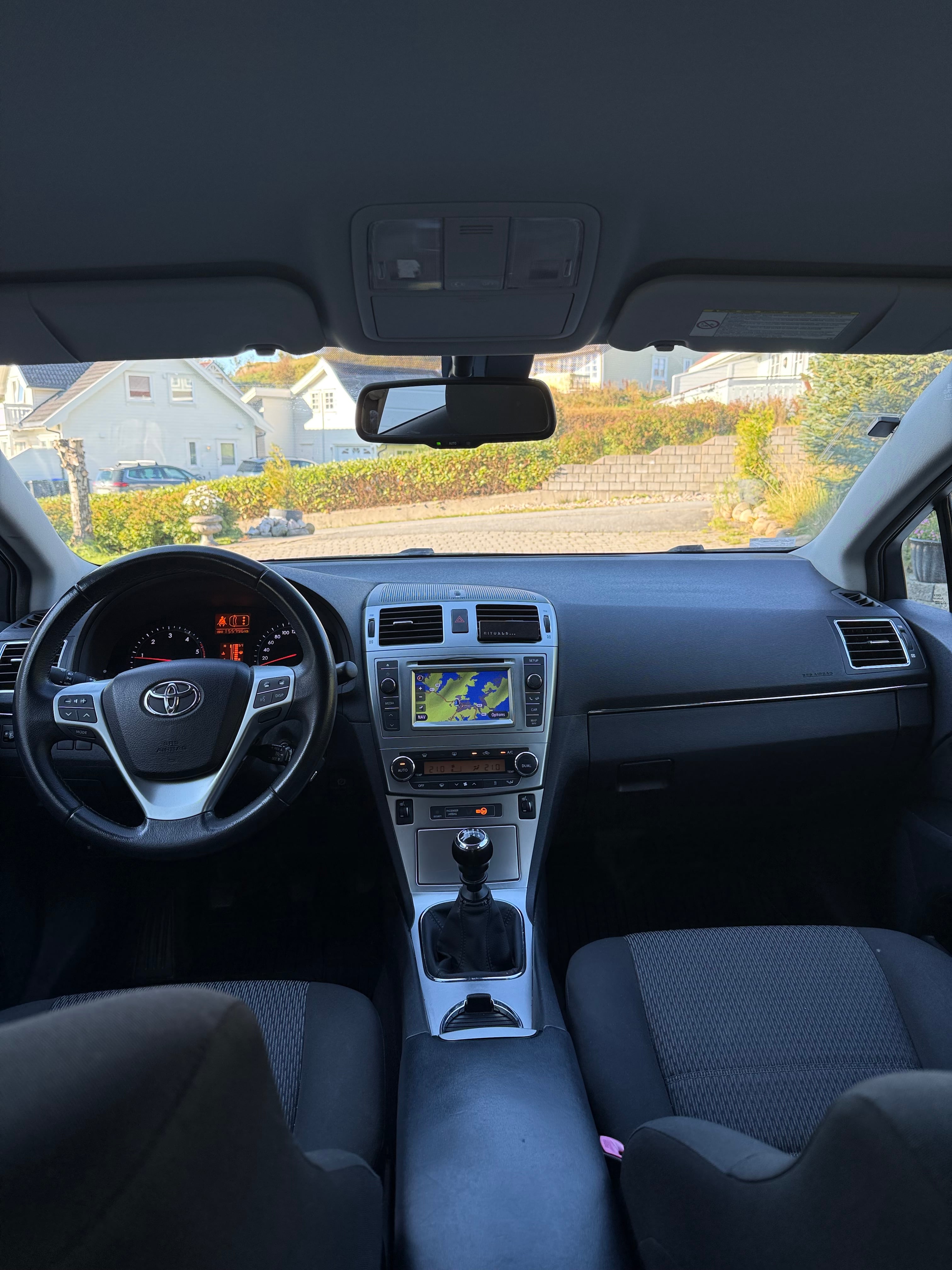 Toyota Avensis with Cruise control