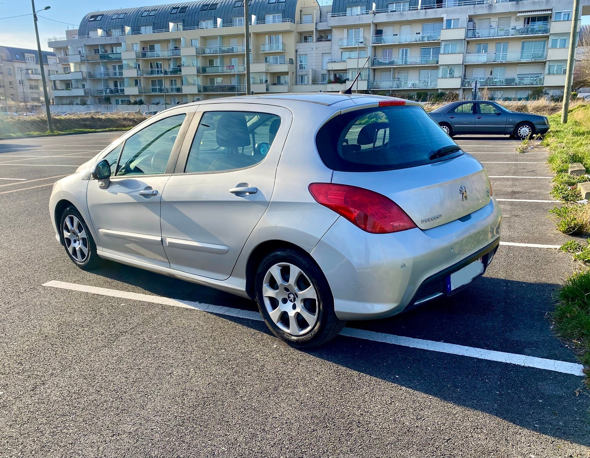 Peugeot 308 Boîte auto avec GPS