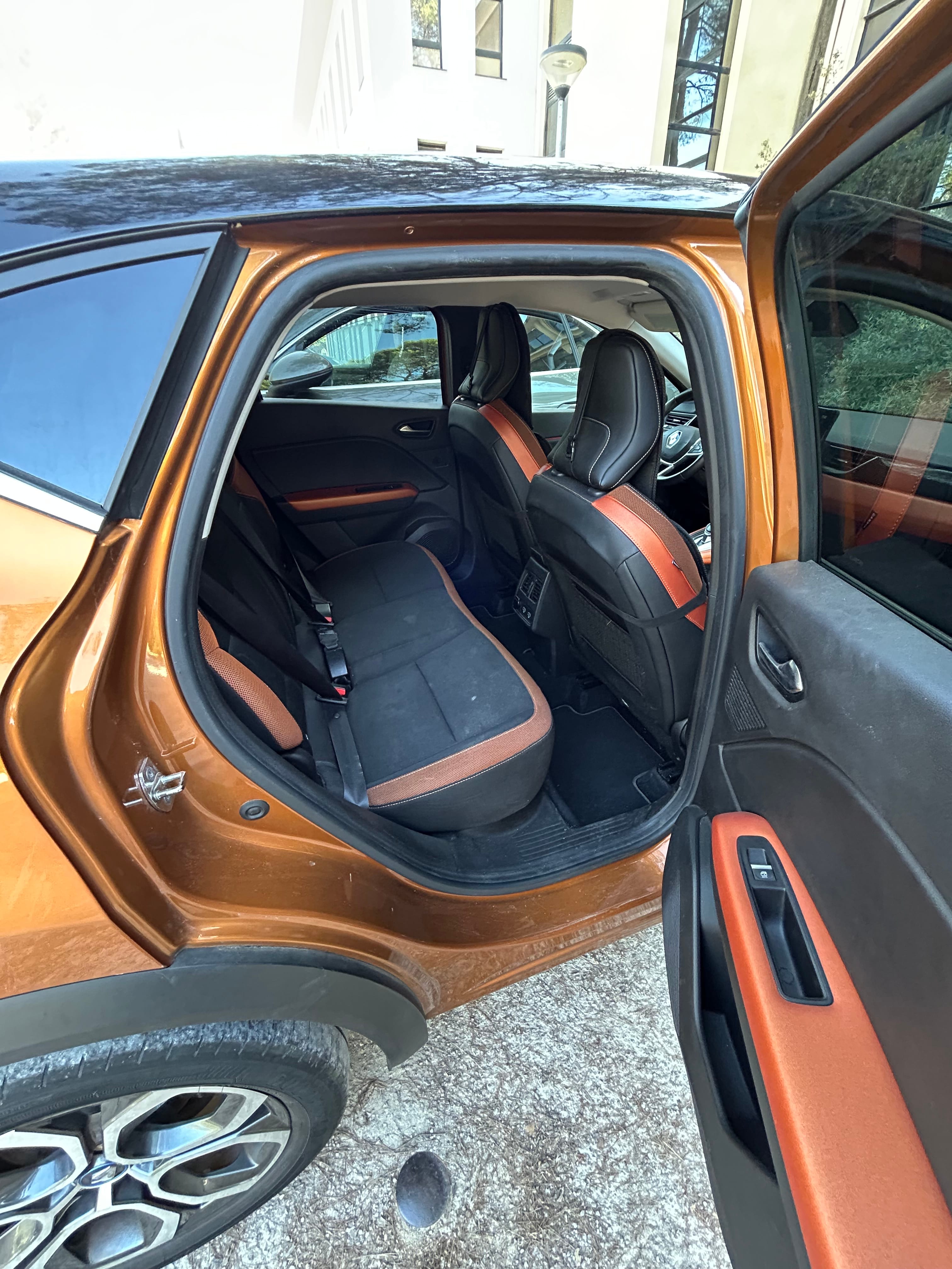 Renault Captur with Apple CarPlay