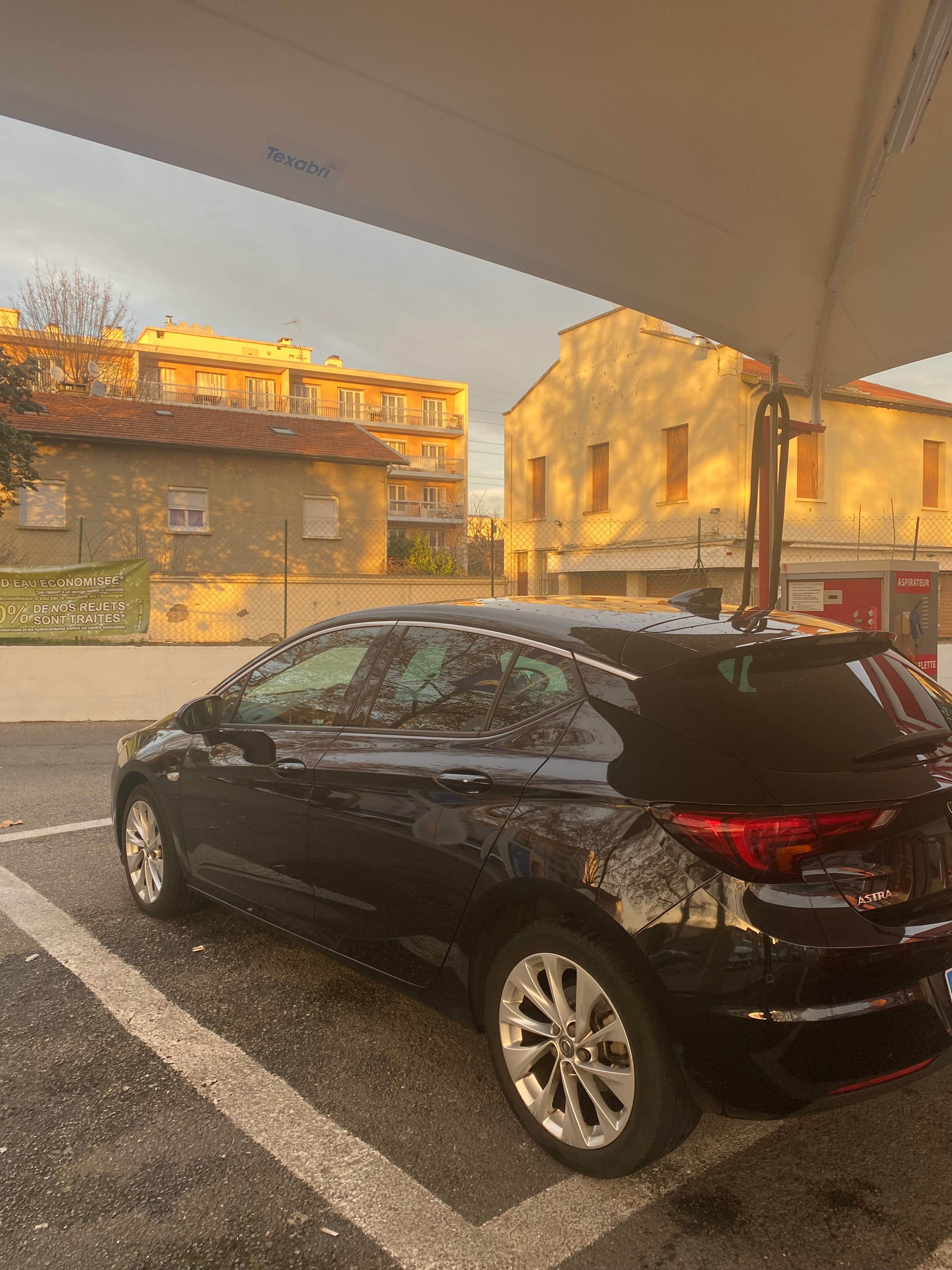 Opel Astra avec GPS