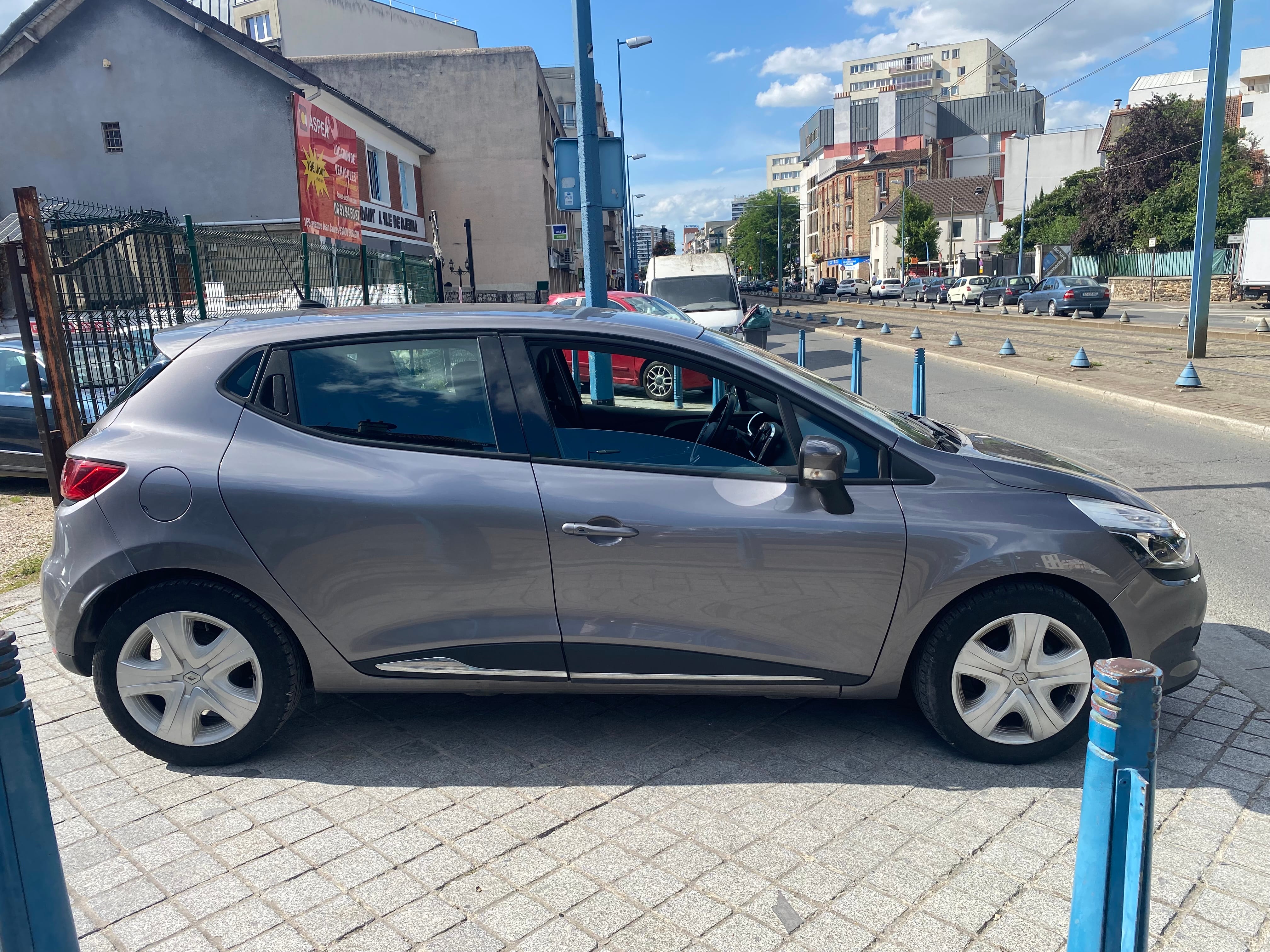 Renault Clio with Air conditioning