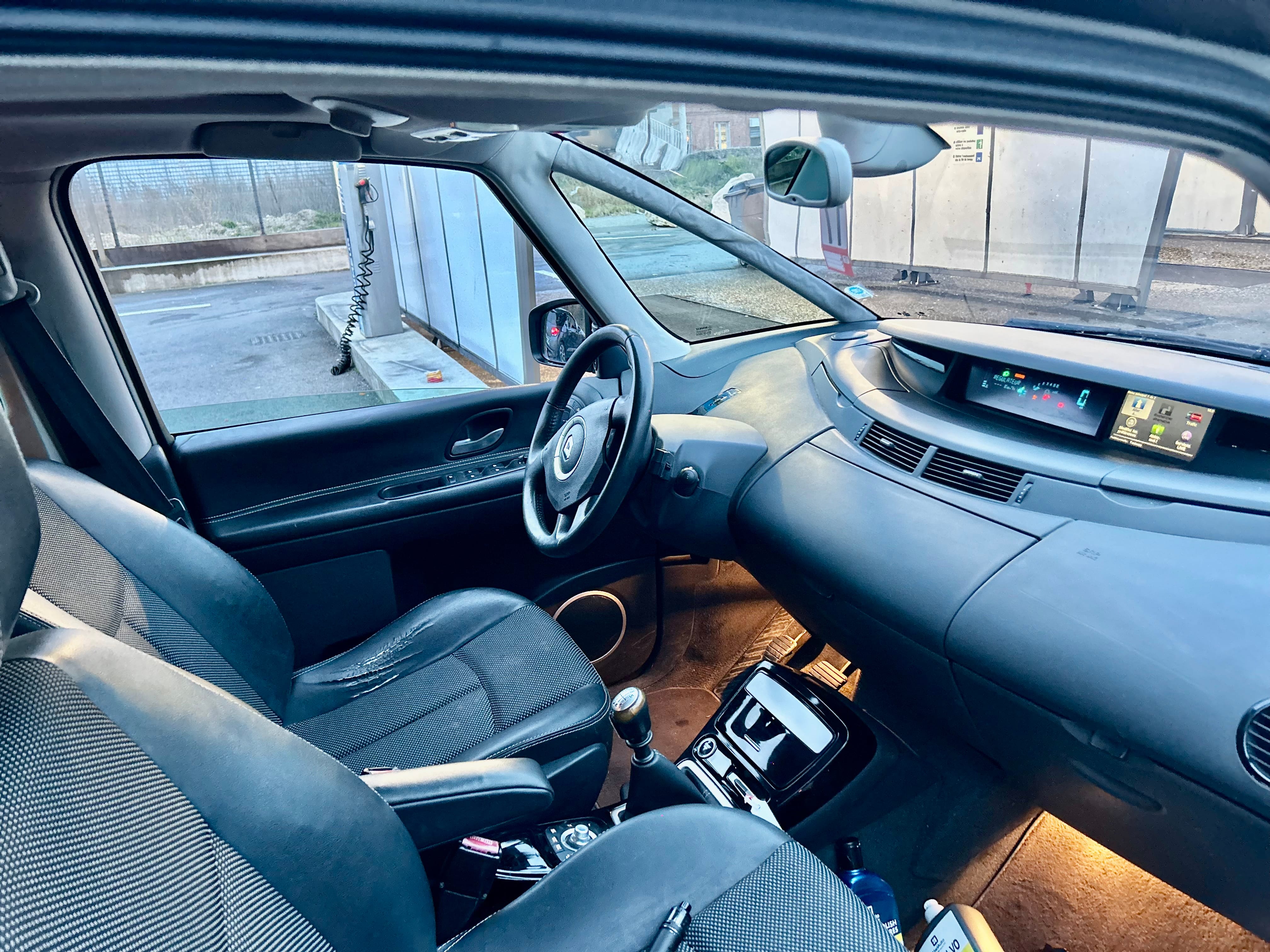 Renault Espace met Autostoel baby