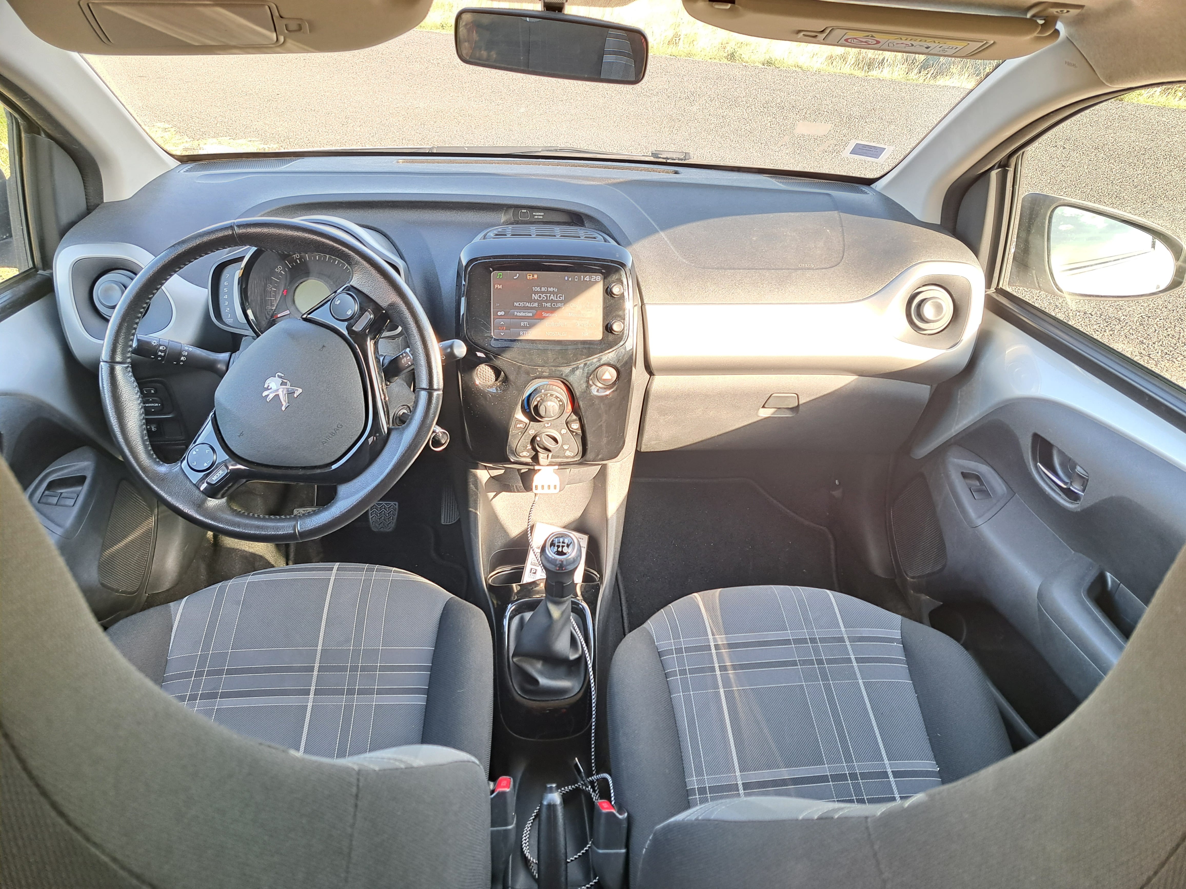 Peugeot 108 avec Siège bébé