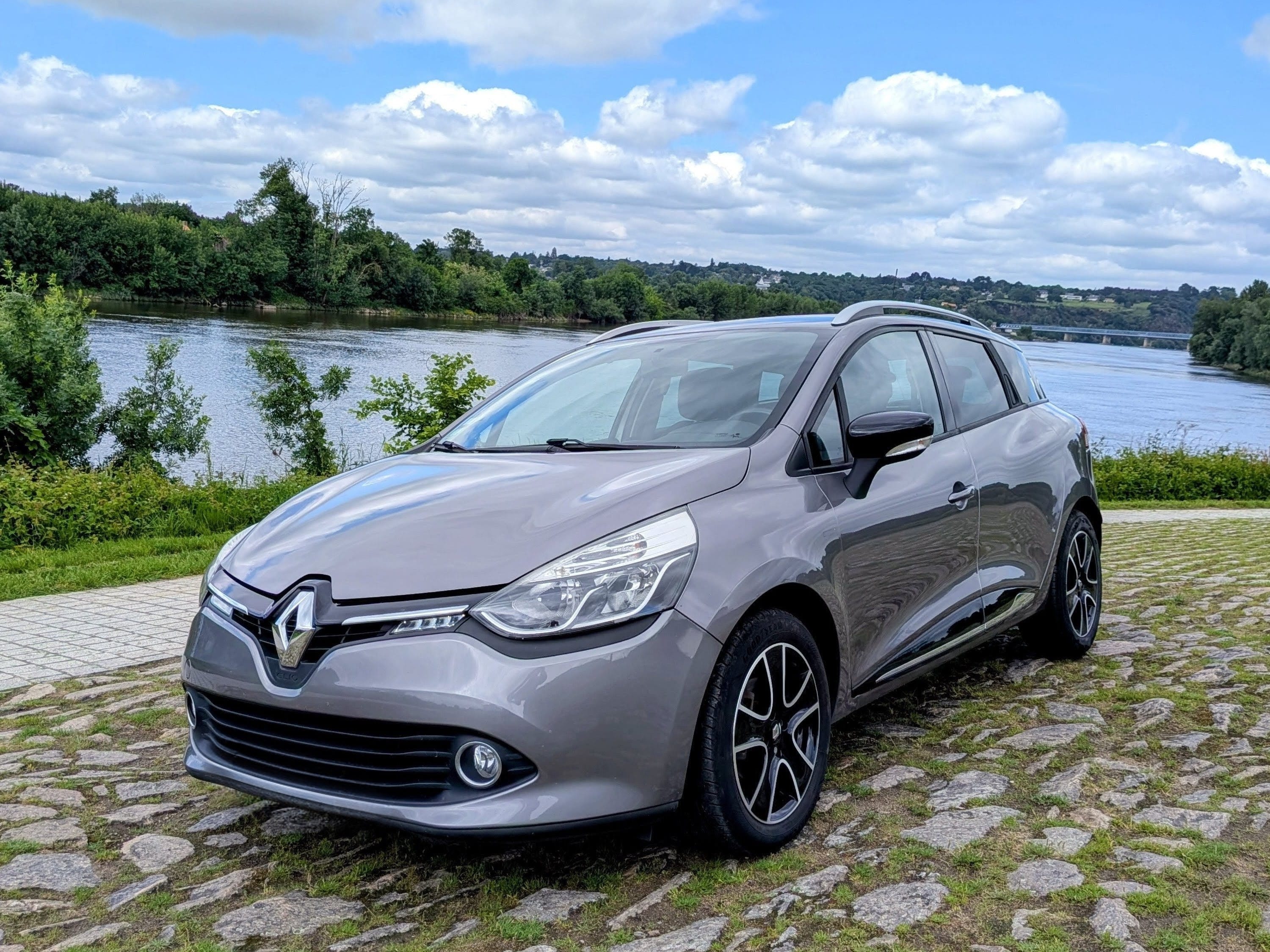 Renault Clio Estate Limited Edition, 2014, Essence 95